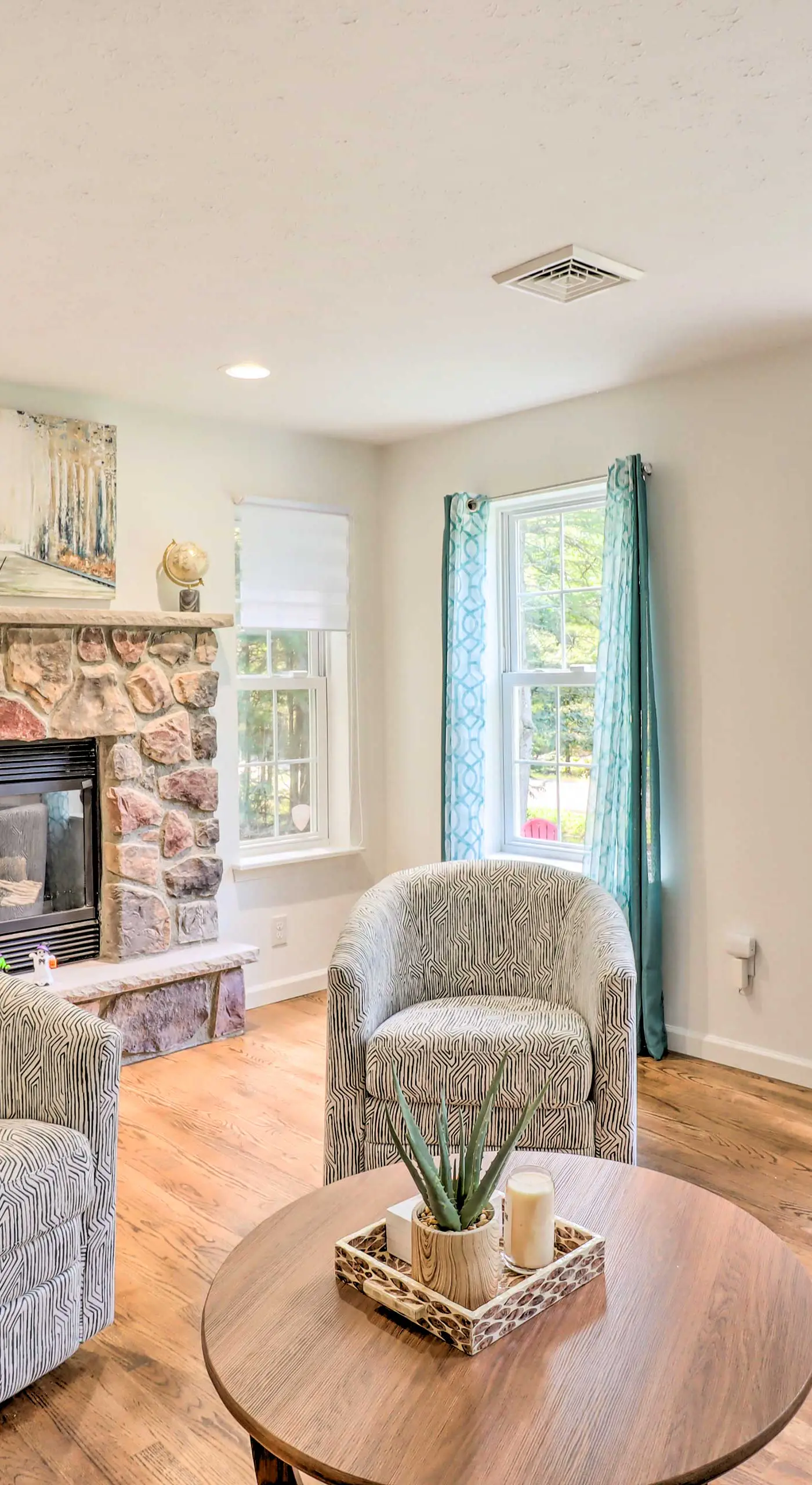Hot Tub & Deck: Gorgeous Retreat in Pocono Summit!