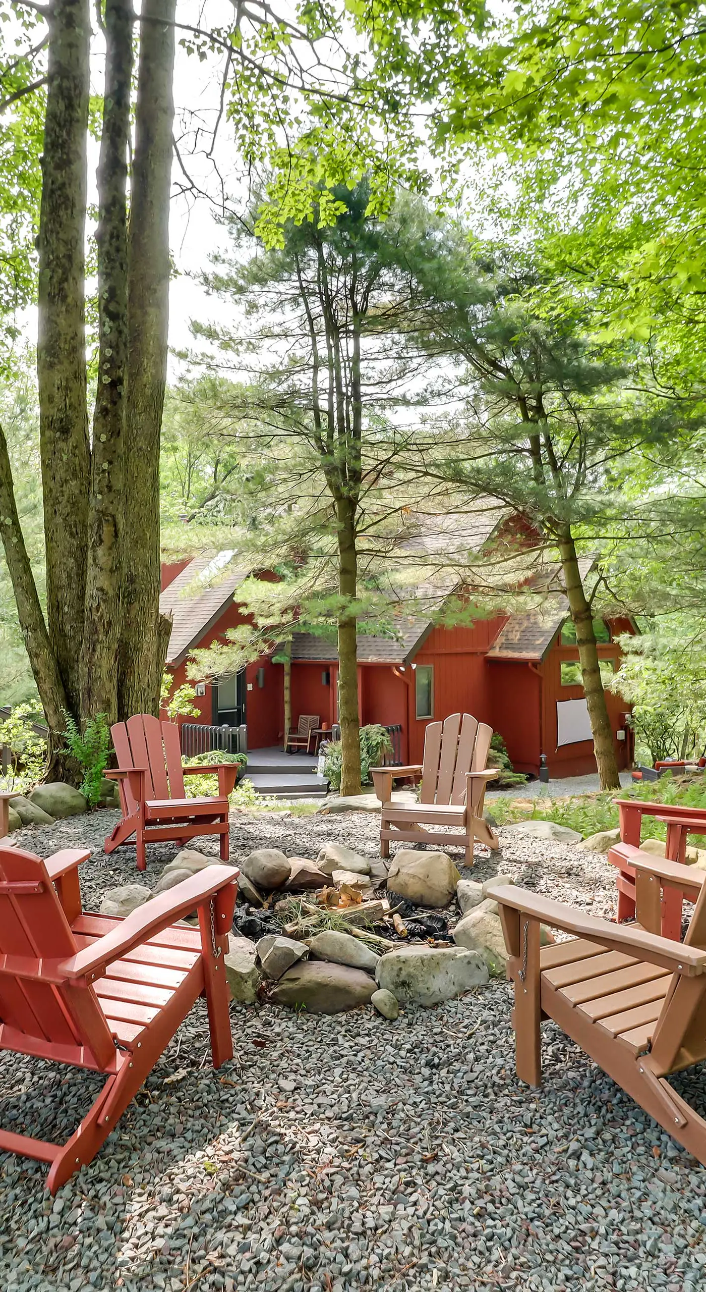 Outdoor Theater, Deck & Fire Pit: Poconos Retreat
