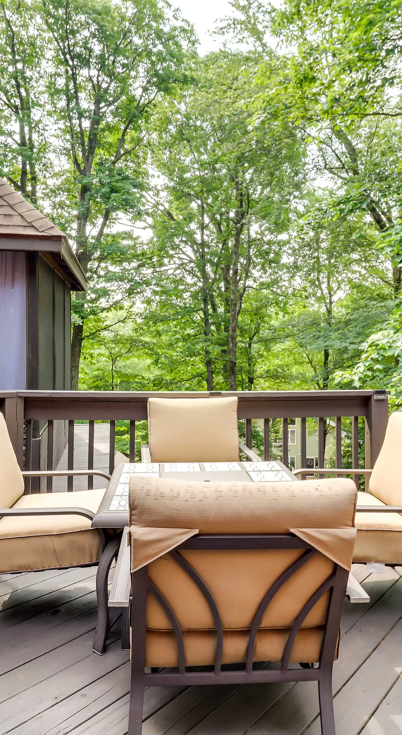 Outdoor Theater, Deck & Fire Pit: Poconos Retreat