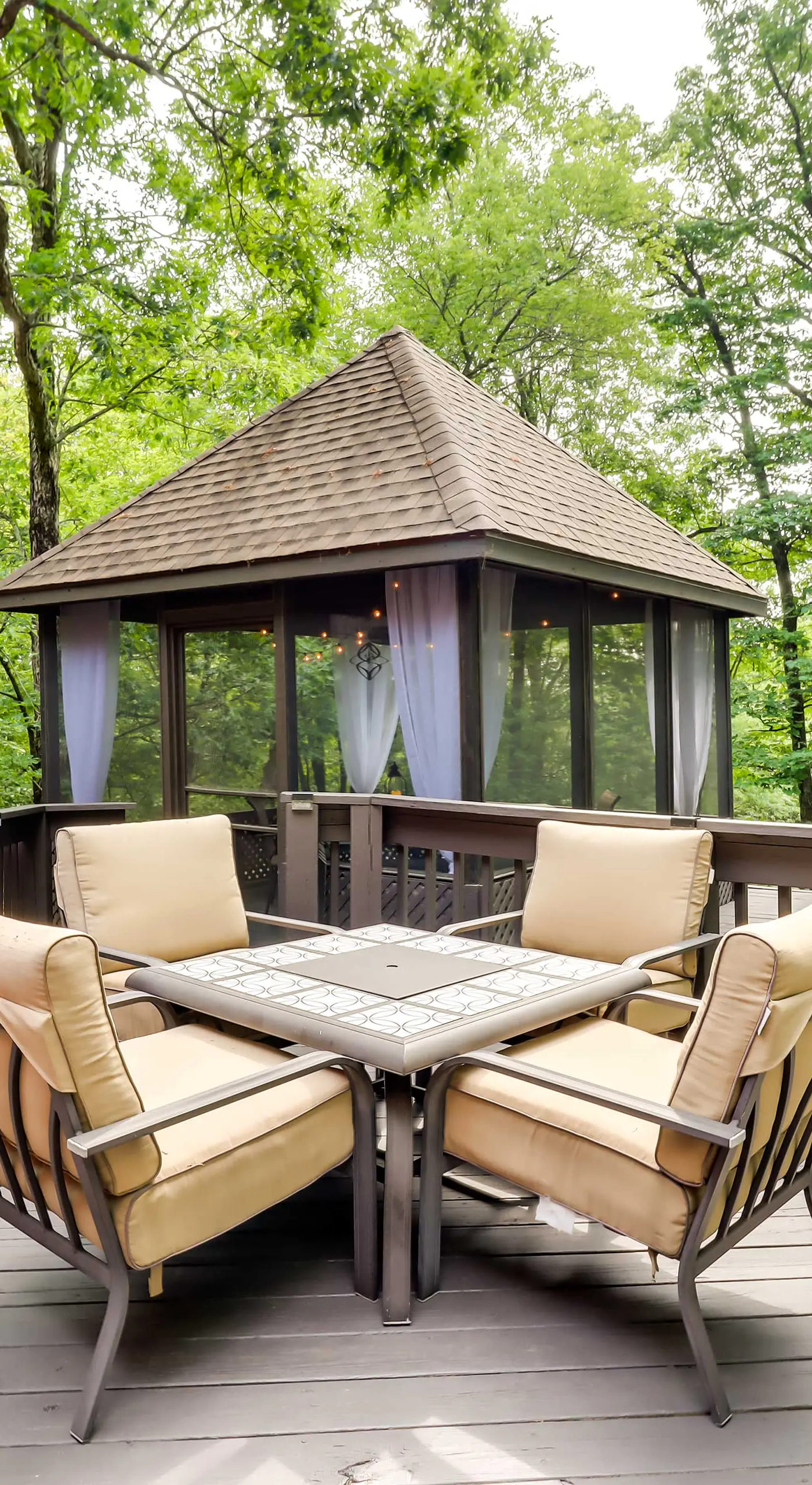 Outdoor Theater, Deck & Fire Pit: Poconos Retreat