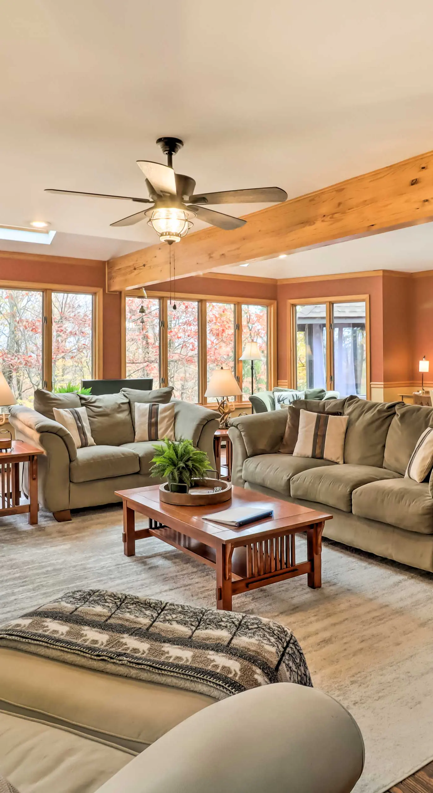 Outdoor Theater, Deck & Fire Pit: Poconos Retreat