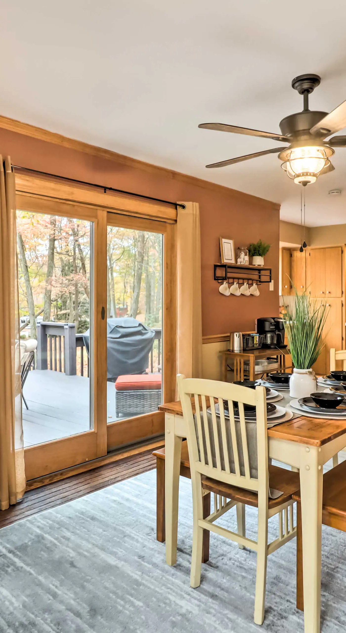 Outdoor Theater, Deck & Fire Pit: Poconos Retreat