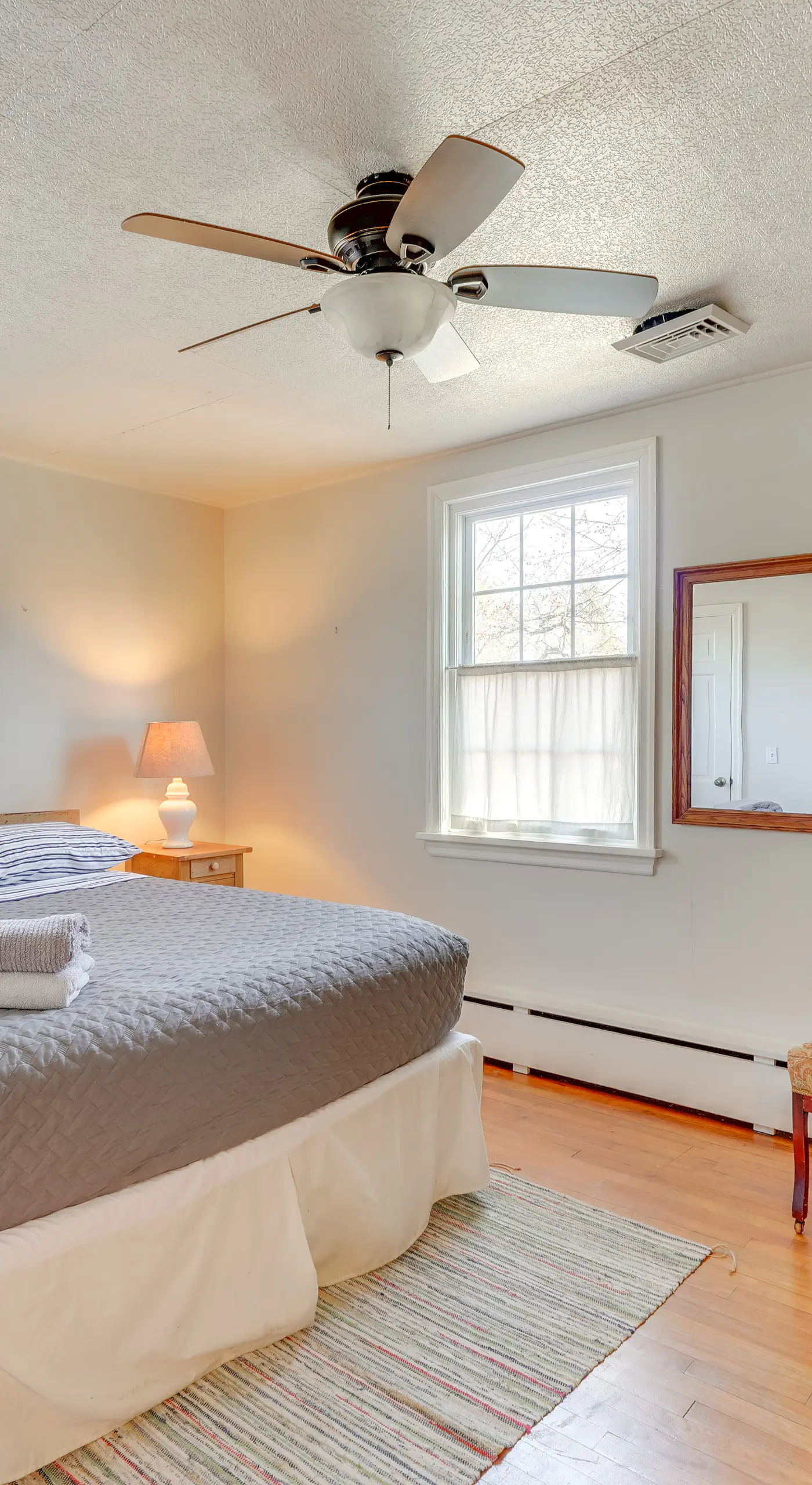 Historic Manor 3 Mi to Shawnee Mtn! Pet Friendly