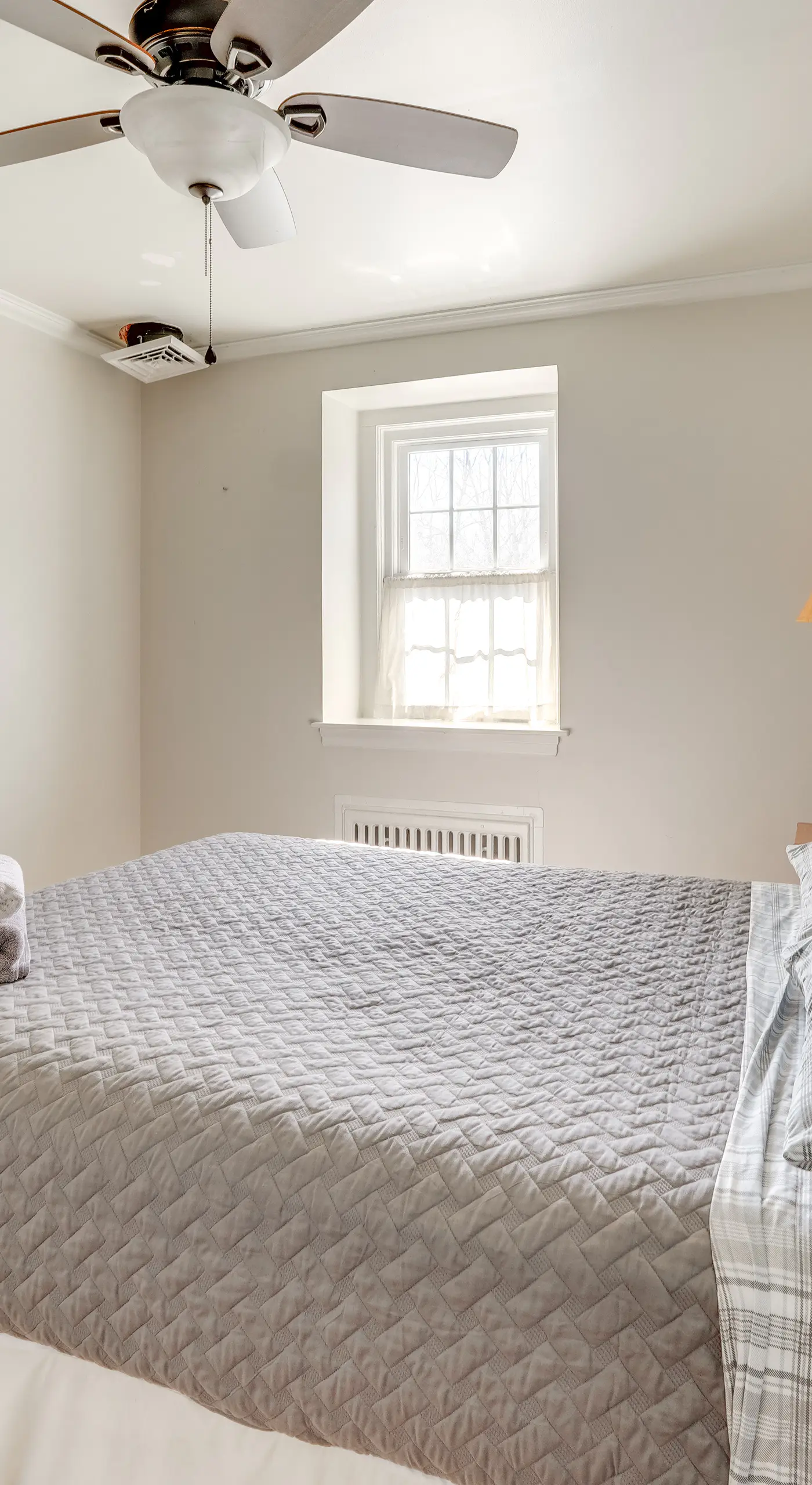 Historic Manor 3 Mi to Shawnee Mtn! Pet Friendly