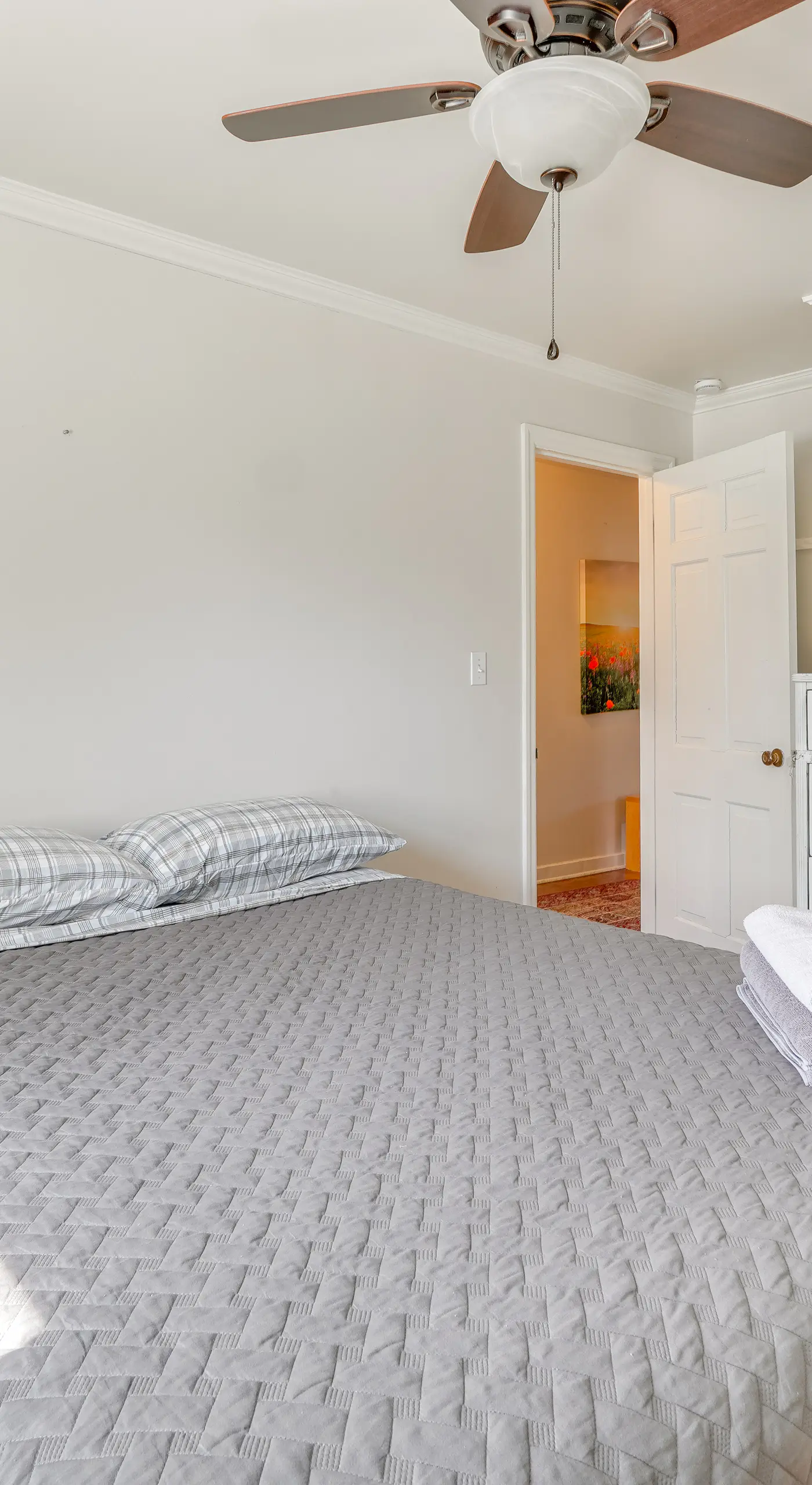 Historic Manor 3 Mi to Shawnee Mtn! Pet Friendly