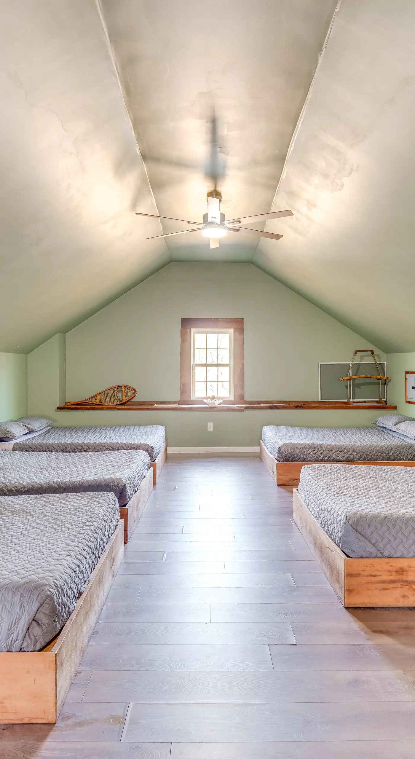 Historic Manor 3 Mi to Shawnee Mtn! Pet Friendly