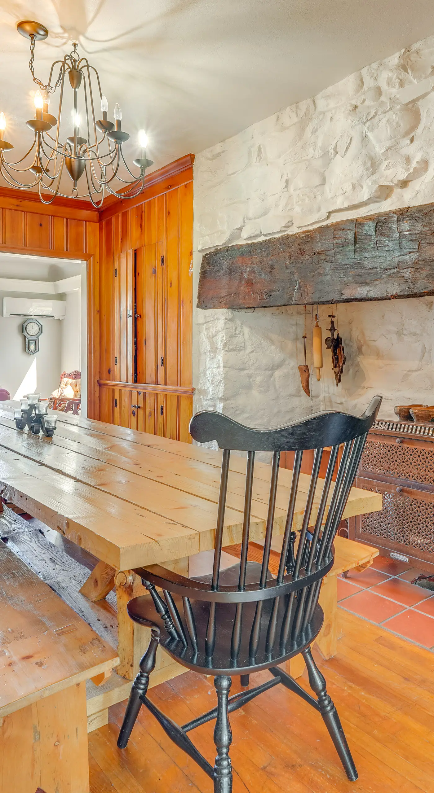Historic Manor 3 Mi to Shawnee Mtn! Pet Friendly
