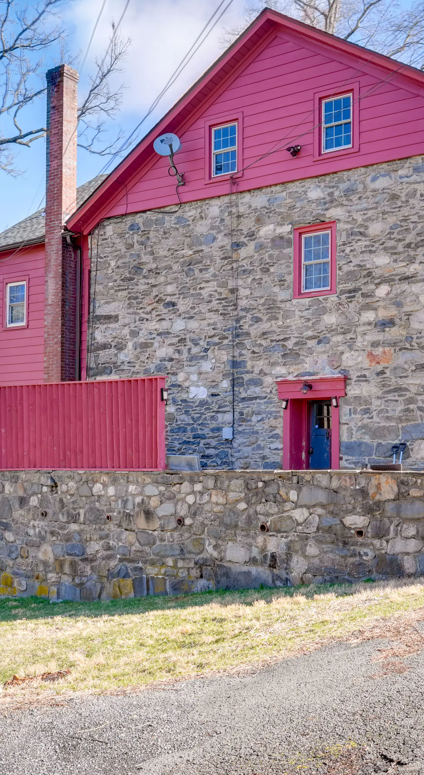 Historic Manor 3 Mi to Shawnee Mtn! Pet Friendly