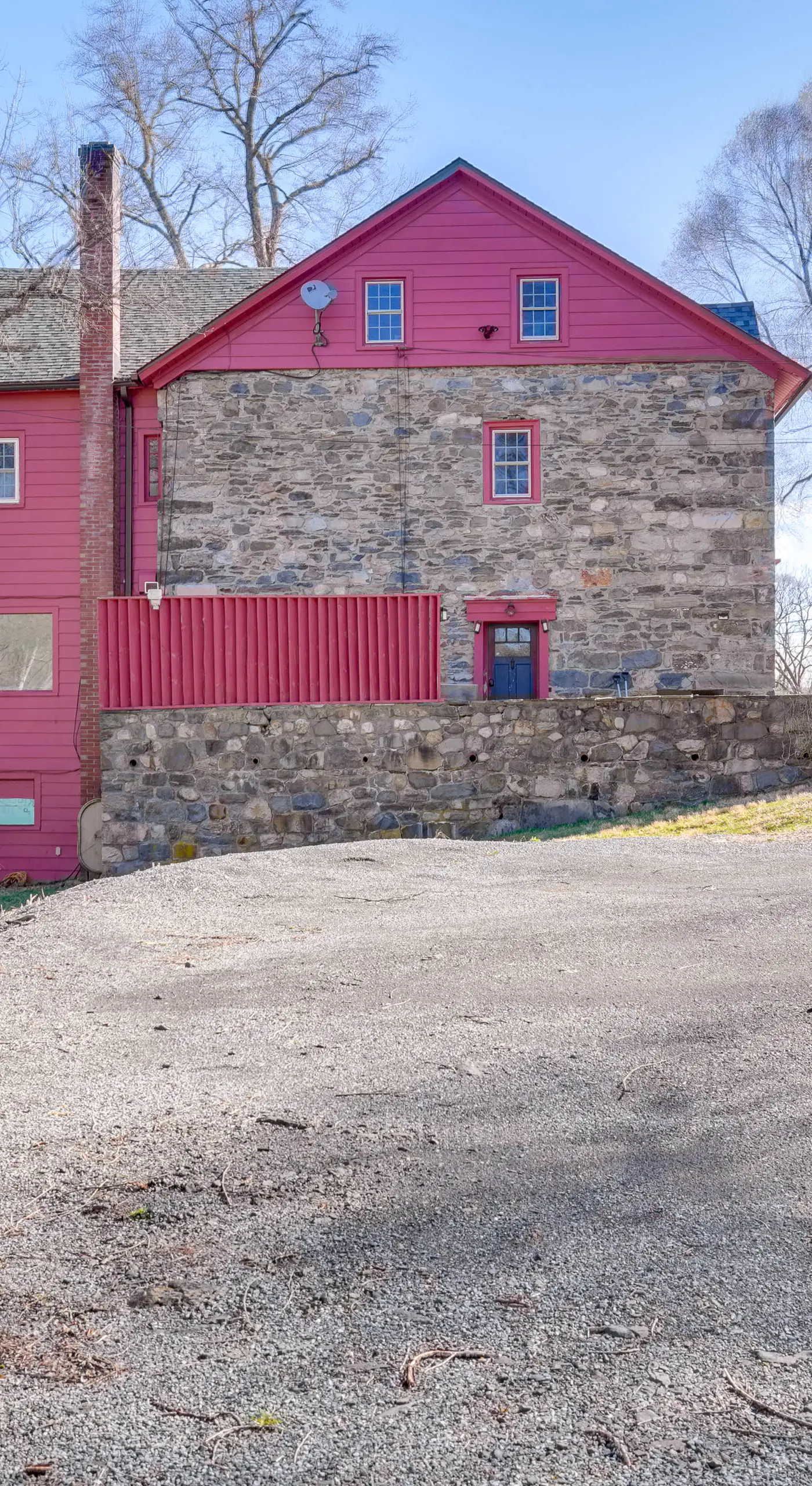 Historic Manor 3 Mi to Shawnee Mtn! Pet Friendly