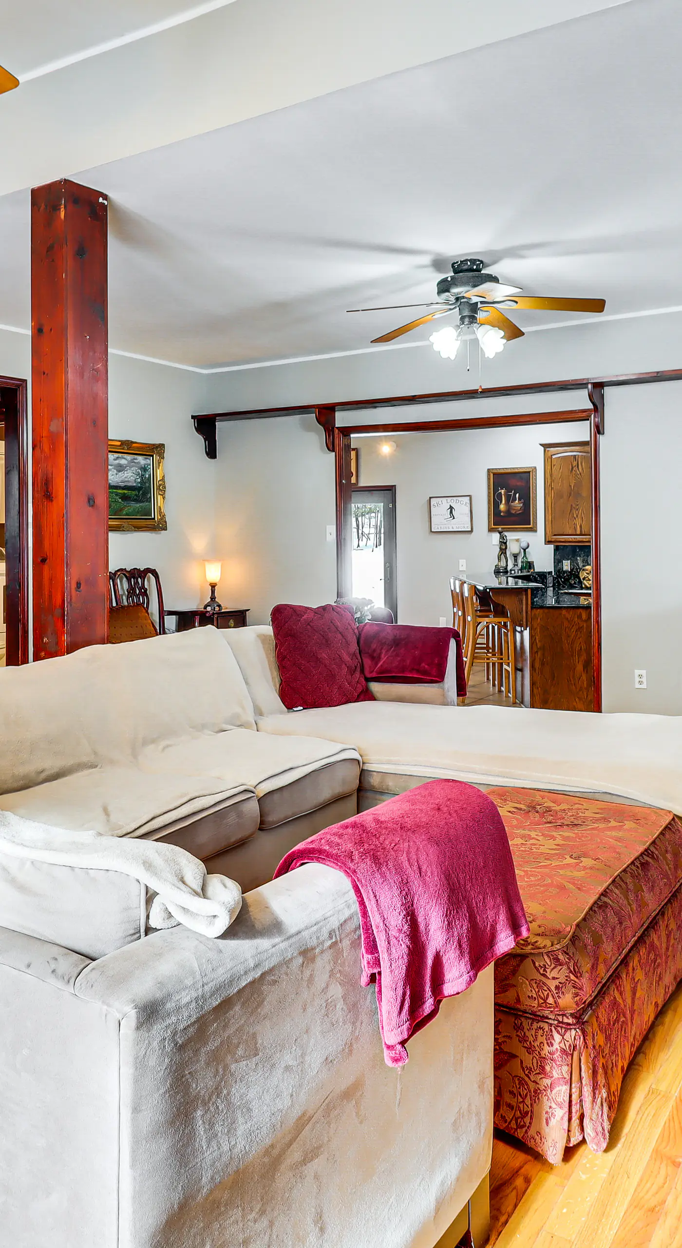 4 Mi to Camelback! Group-Friendly Poconos Cabin