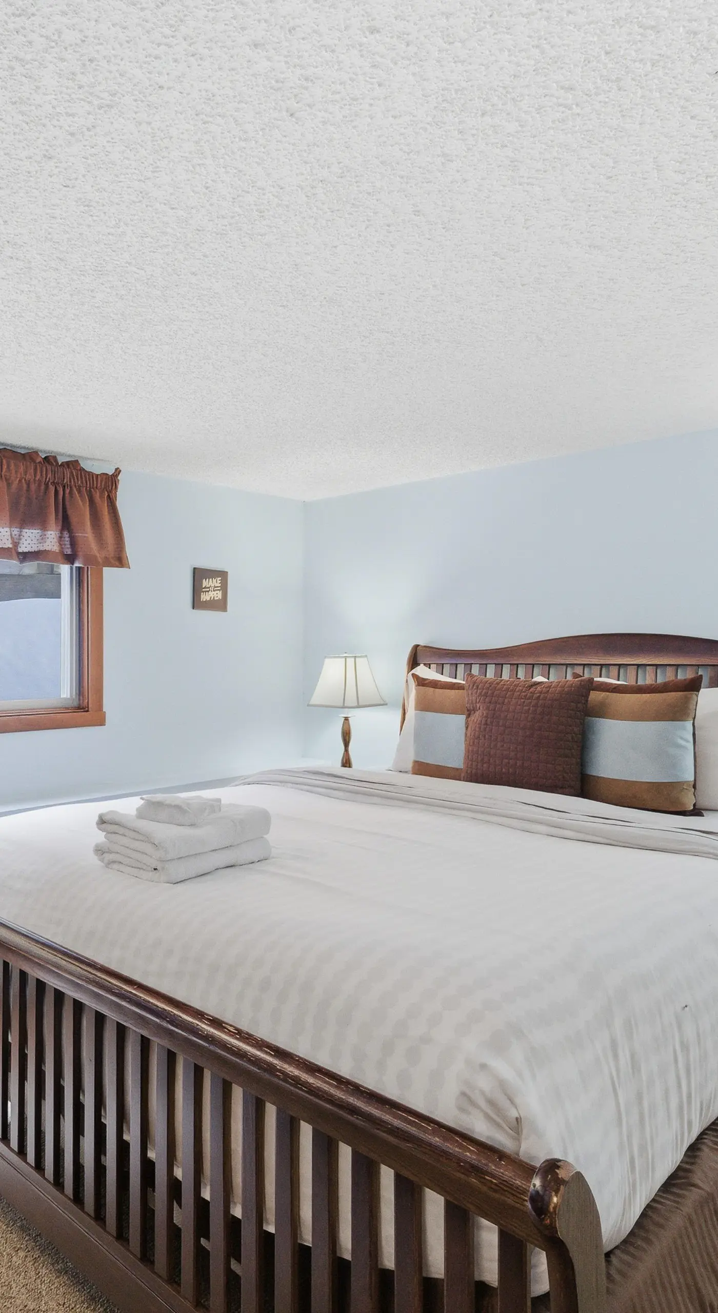 Cozy Camelback, Pocono Retreat w/ Mountain Views!