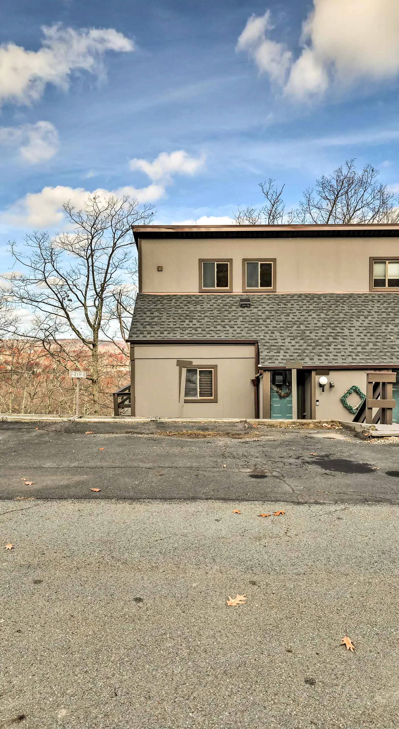 Cozy Camelback, Pocono Retreat w/ Mountain Views!