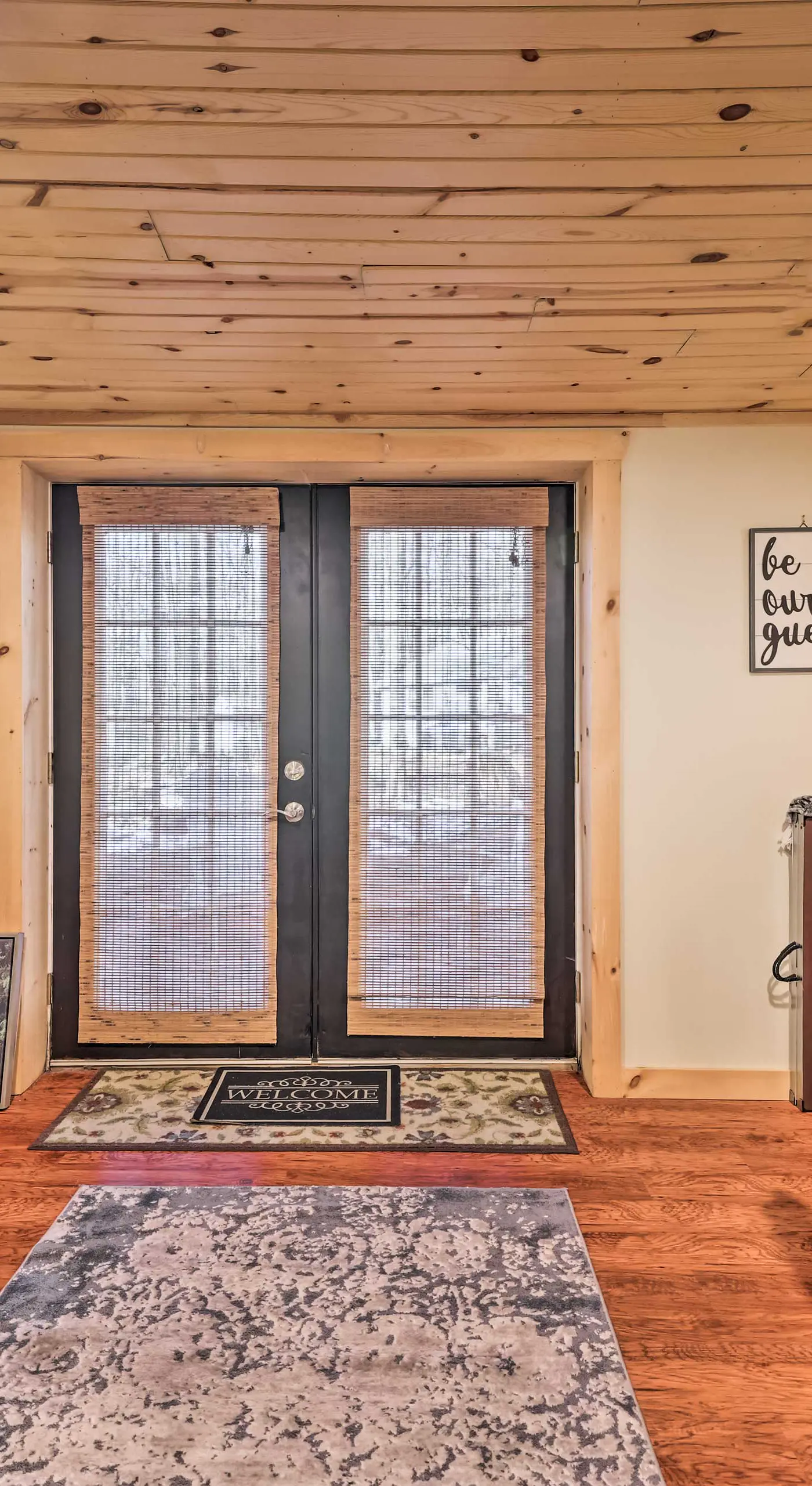 Fire Pit & Grill: 'Woodside Nest' in Pocono Lake!