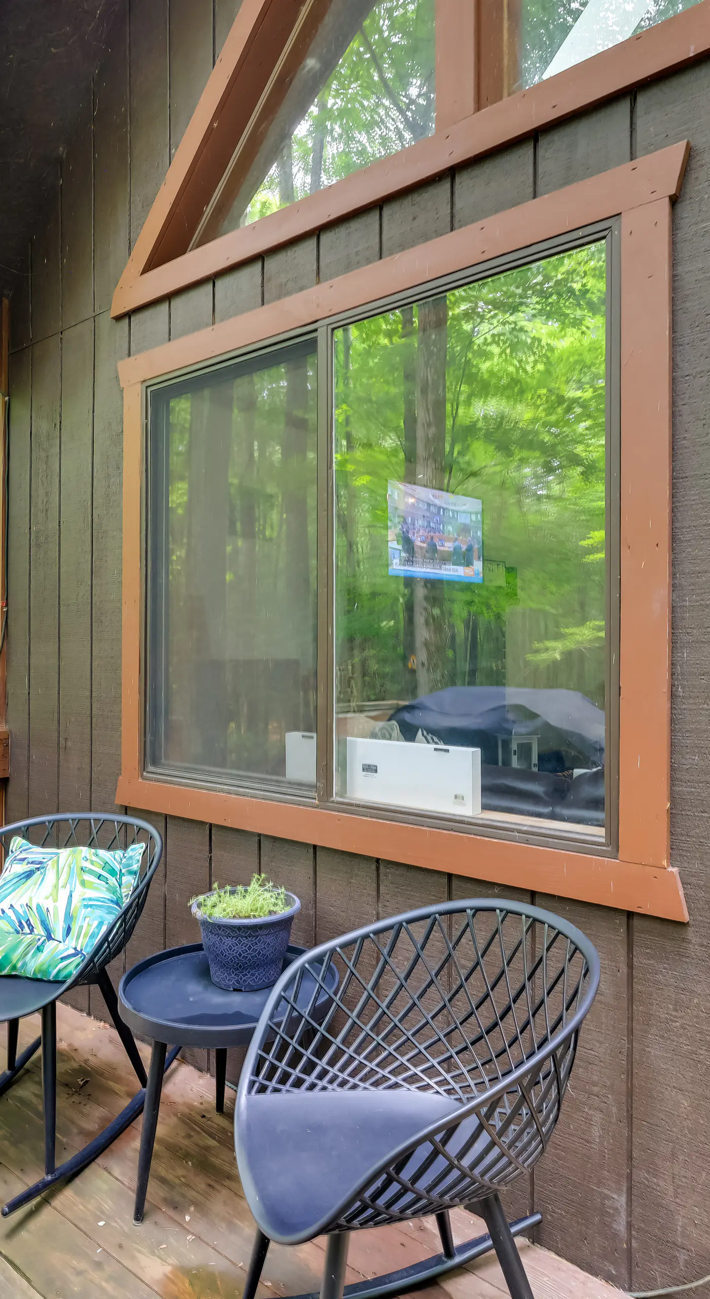 Fire Pit & Grill: 'Woodside Nest' in Pocono Lake!