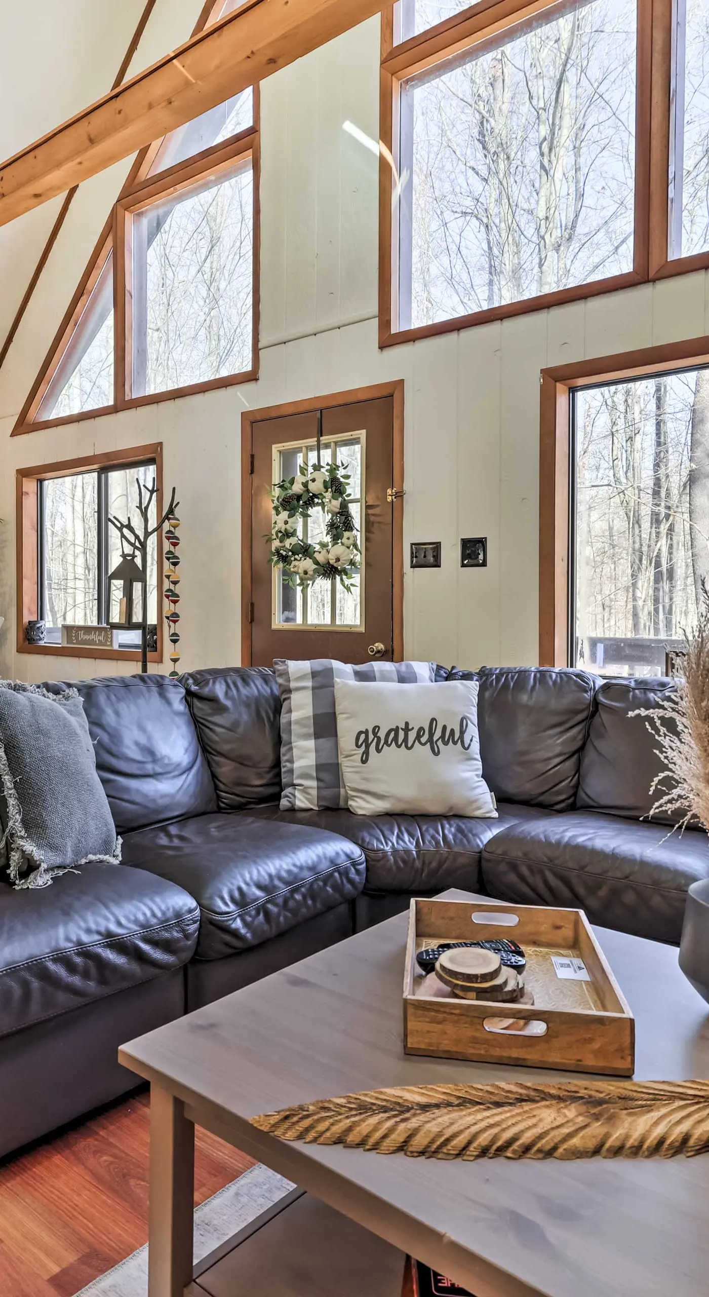 Fire Pit & Grill: 'Woodside Nest' in Pocono Lake!