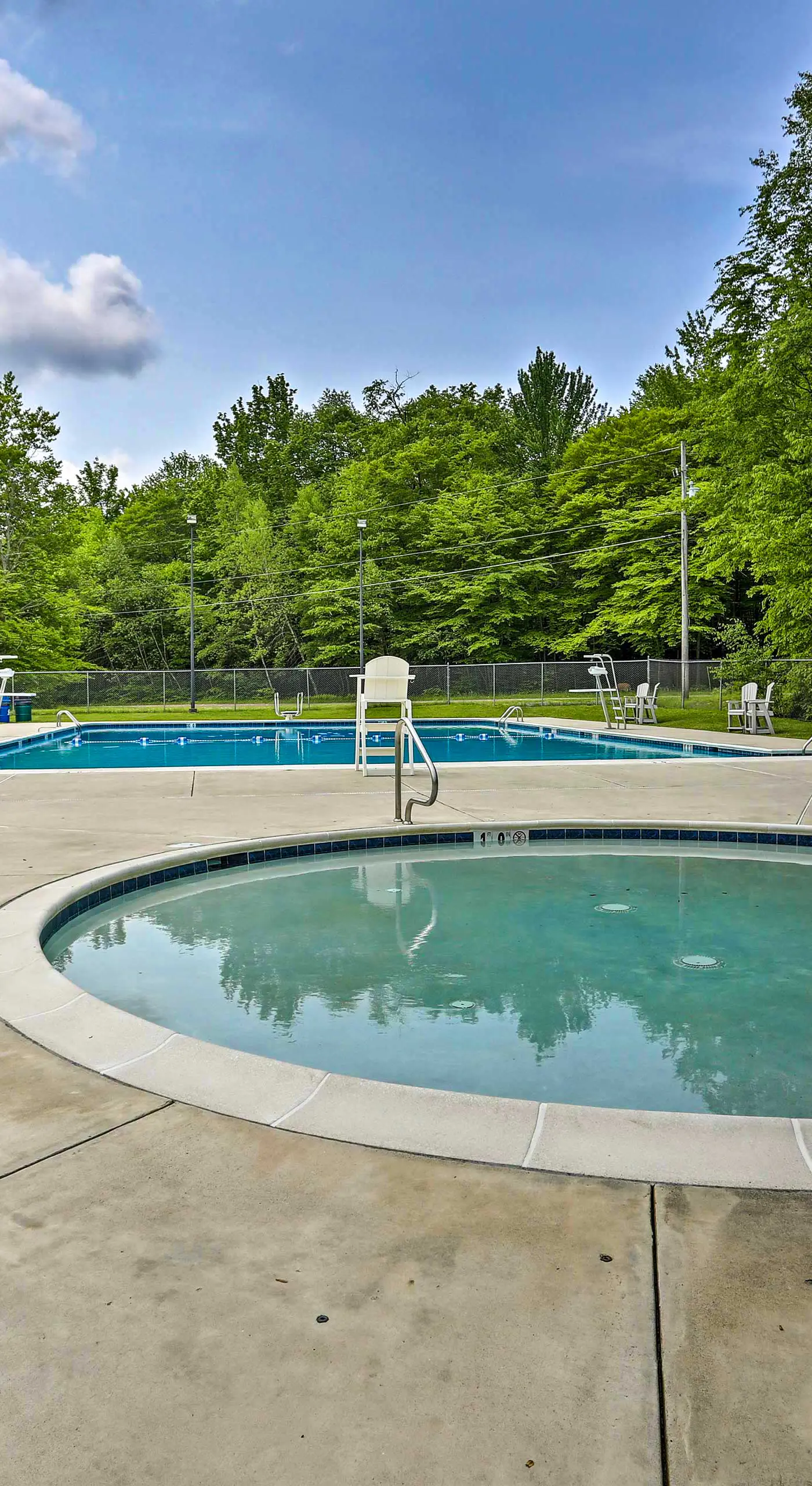 Fire Pit & Grill: 'Woodside Nest' in Pocono Lake!