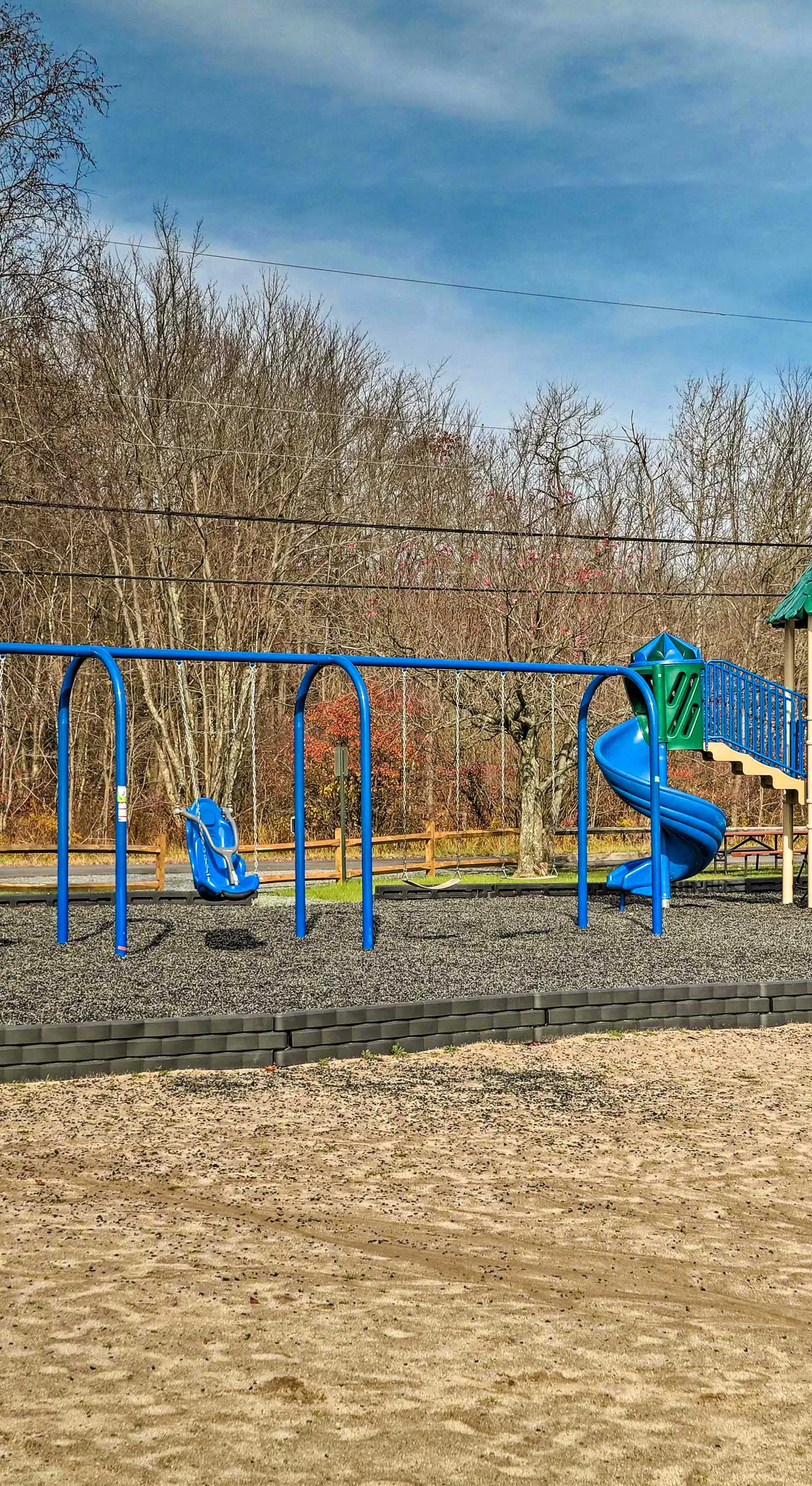 Fire Pit & Grill: 'Woodside Nest' in Pocono Lake!
