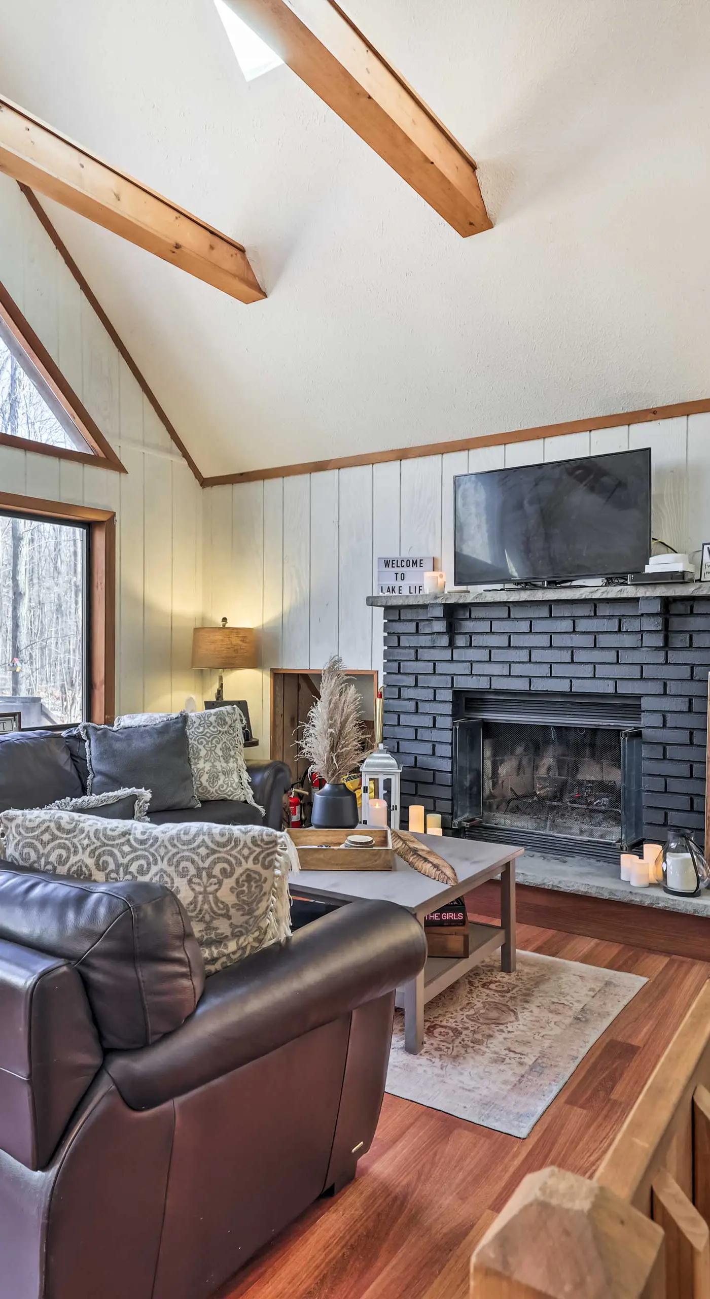 Fire Pit & Grill: 'Woodside Nest' in Pocono Lake!
