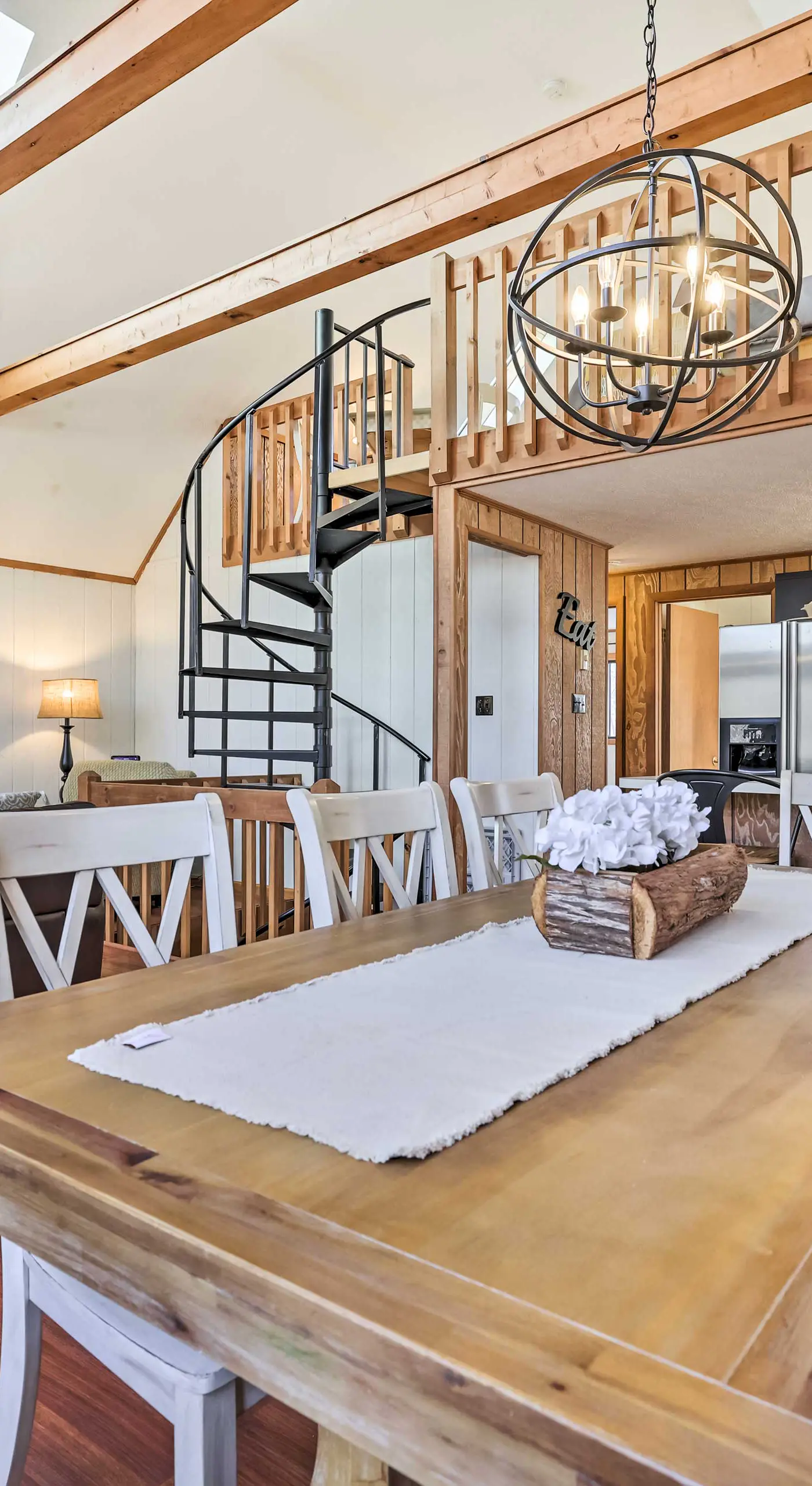 Fire Pit & Grill: 'Woodside Nest' in Pocono Lake!