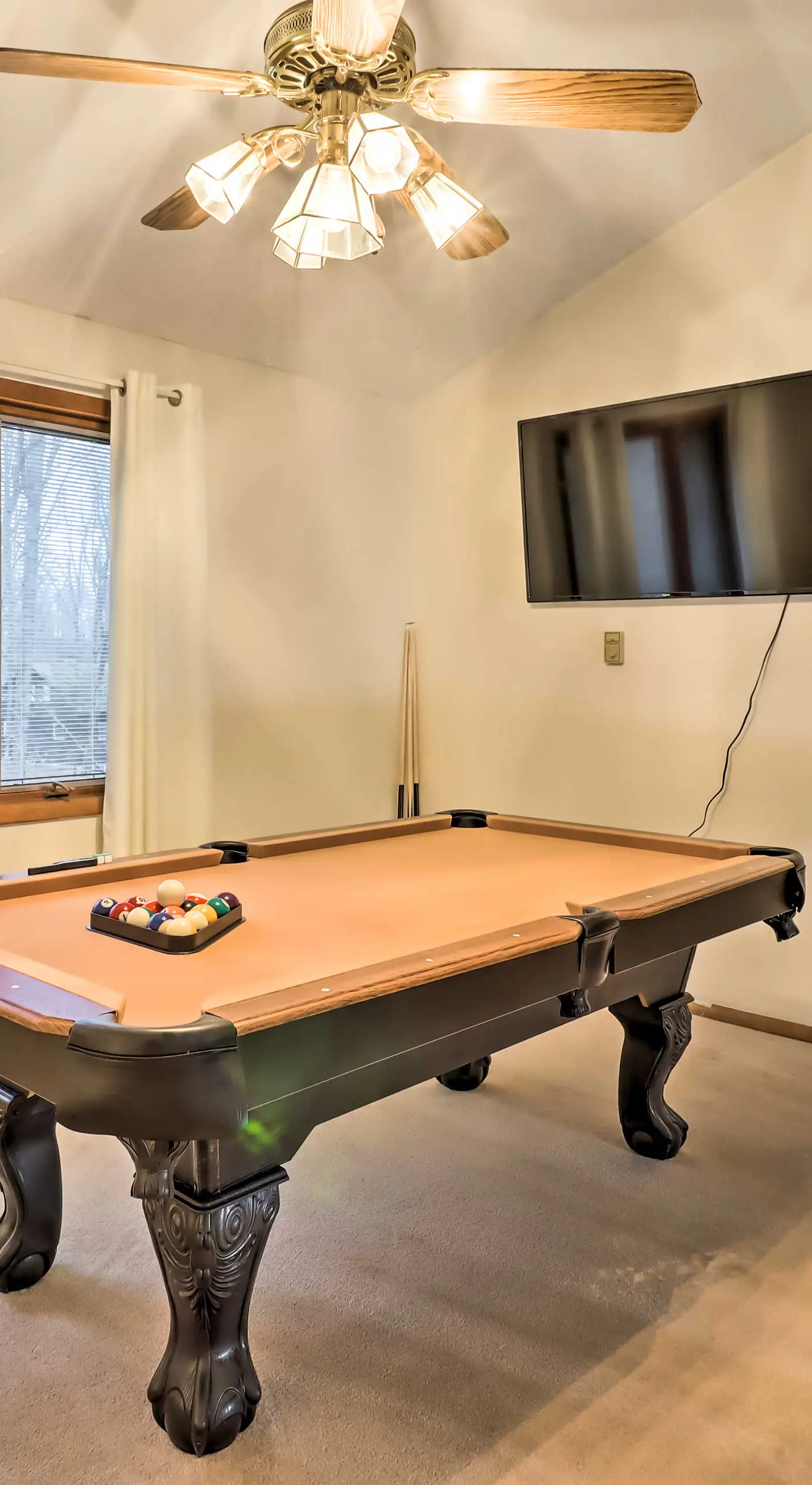 Near Big Boulder Mtn: Cabin w/ Furnished Deck