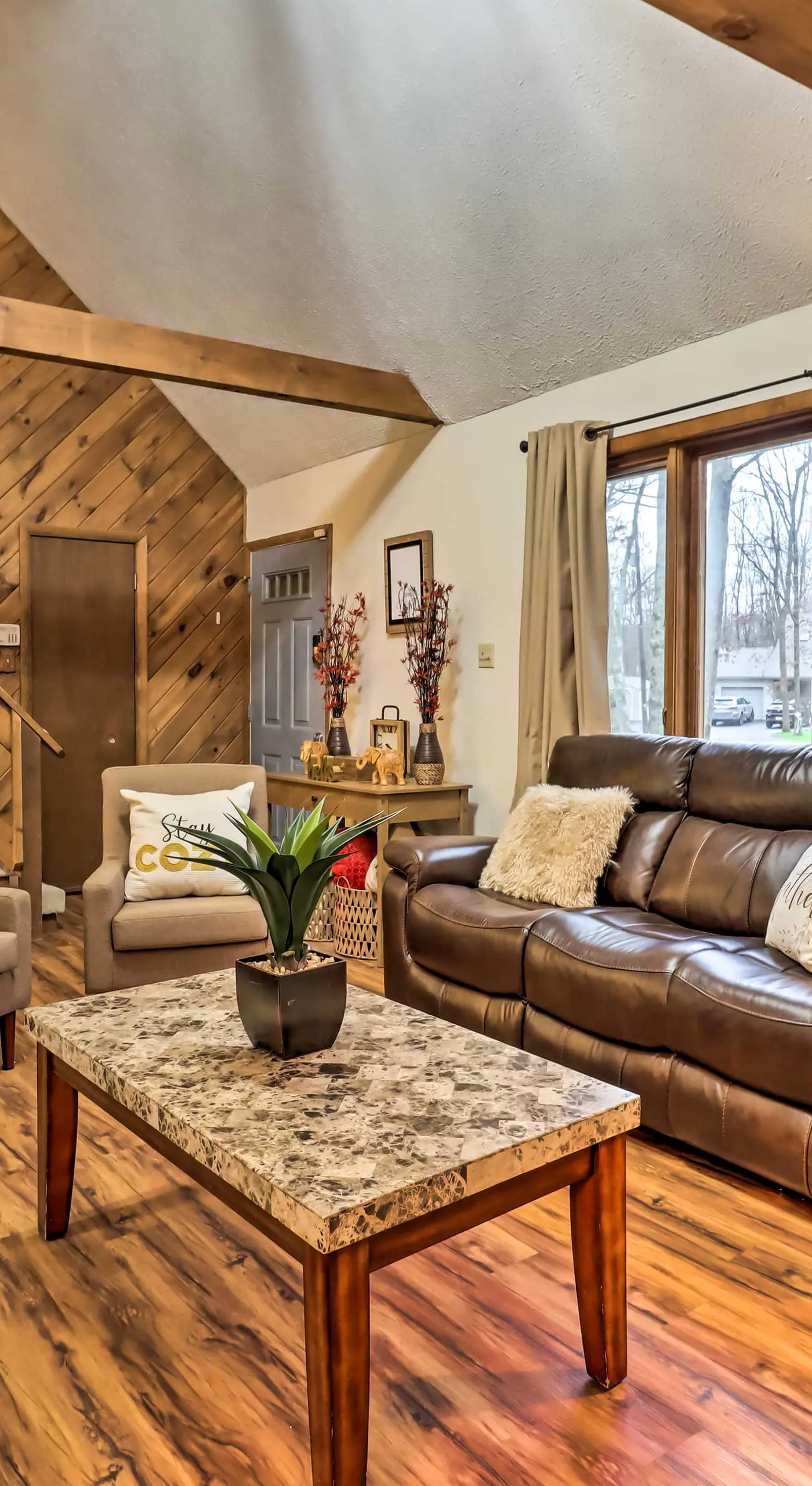 Near Big Boulder Mtn: Cabin w/ Furnished Deck