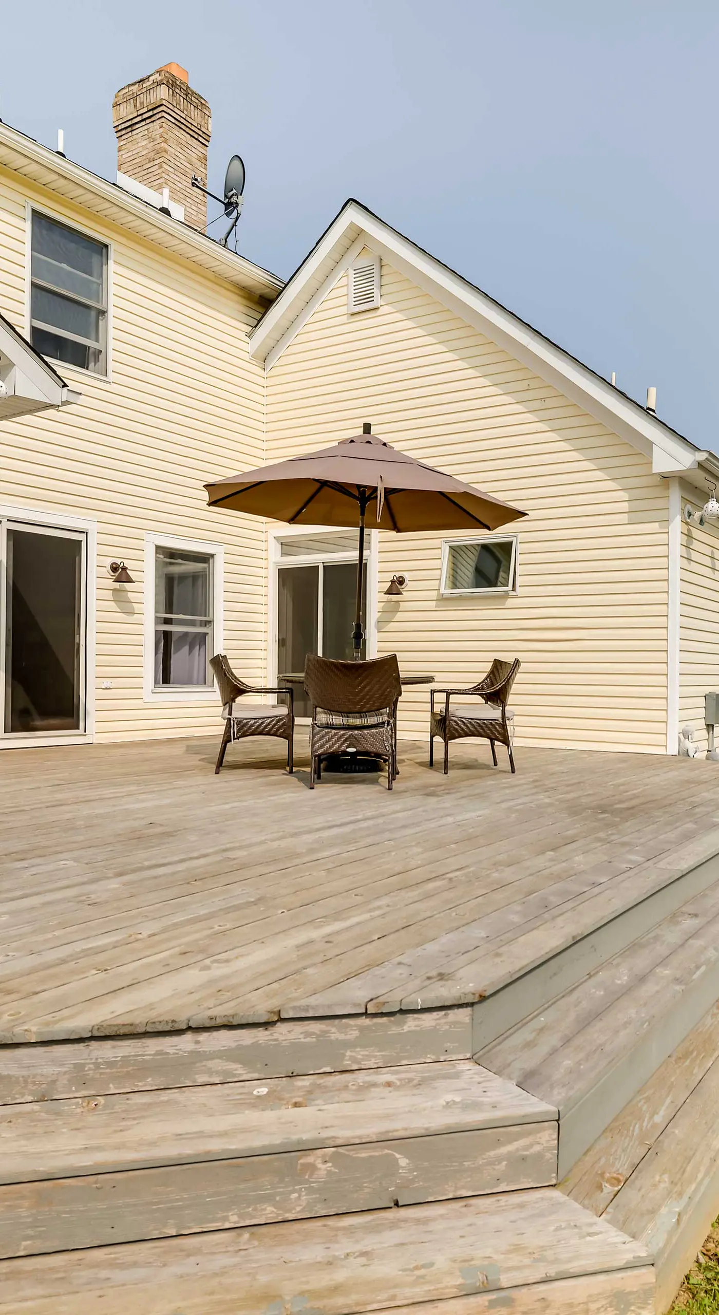 Calm Columbia Haven: Outdoor Pool, Hot Tub!
