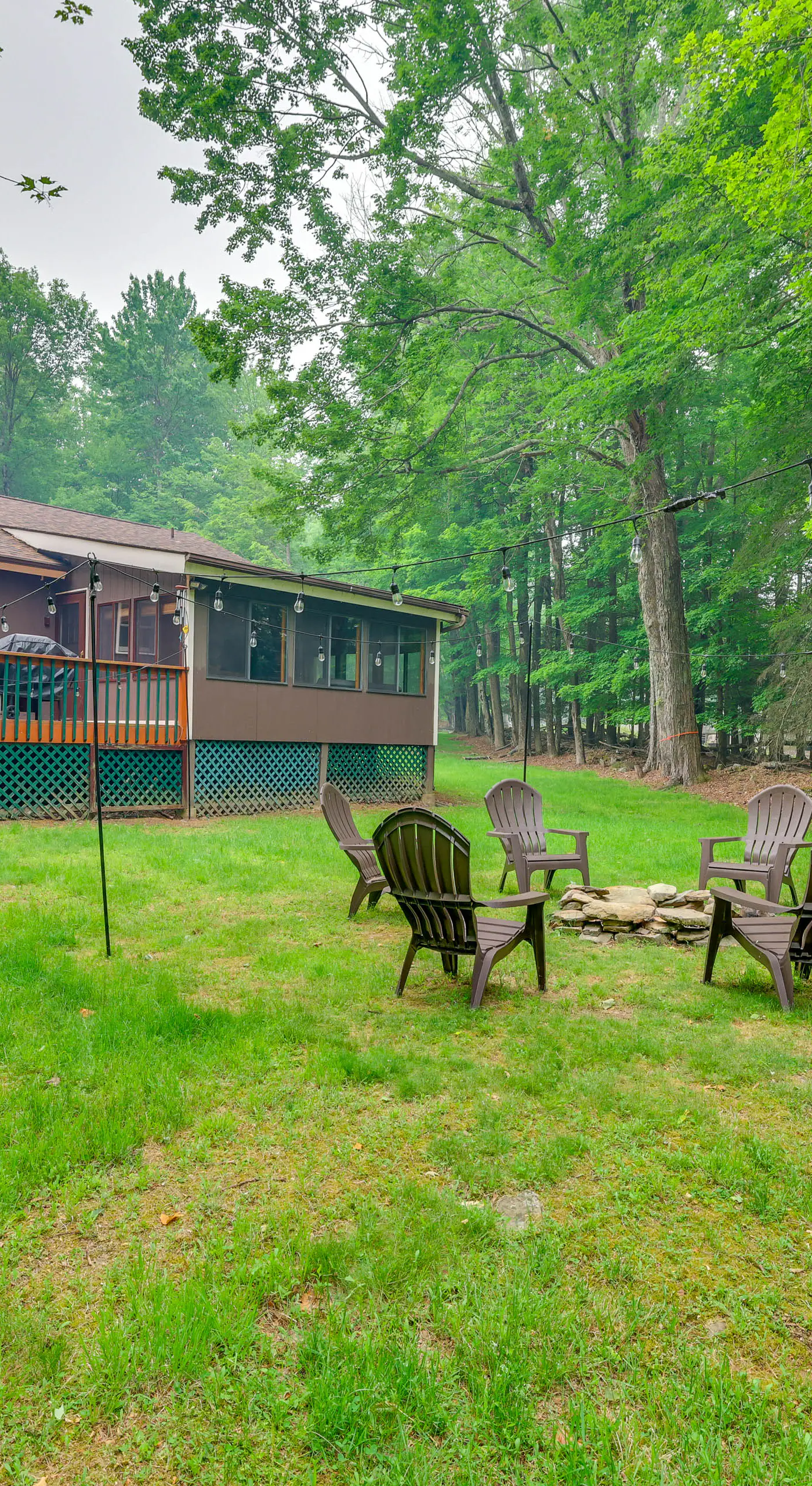 Peaceful Wooded Retreat at Lake Wallenpaupack!