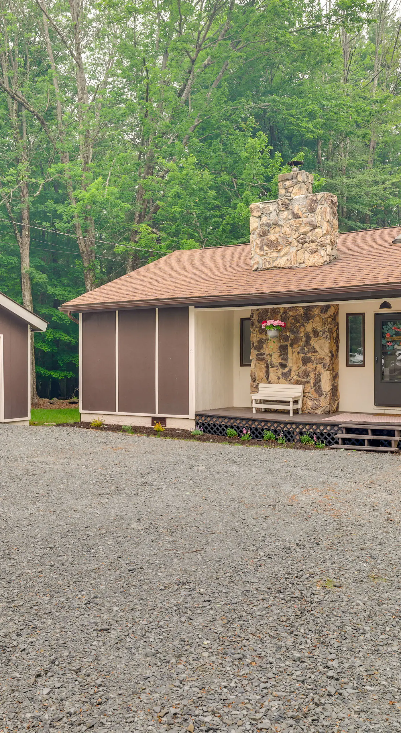 Peaceful Wooded Retreat at Lake Wallenpaupack!