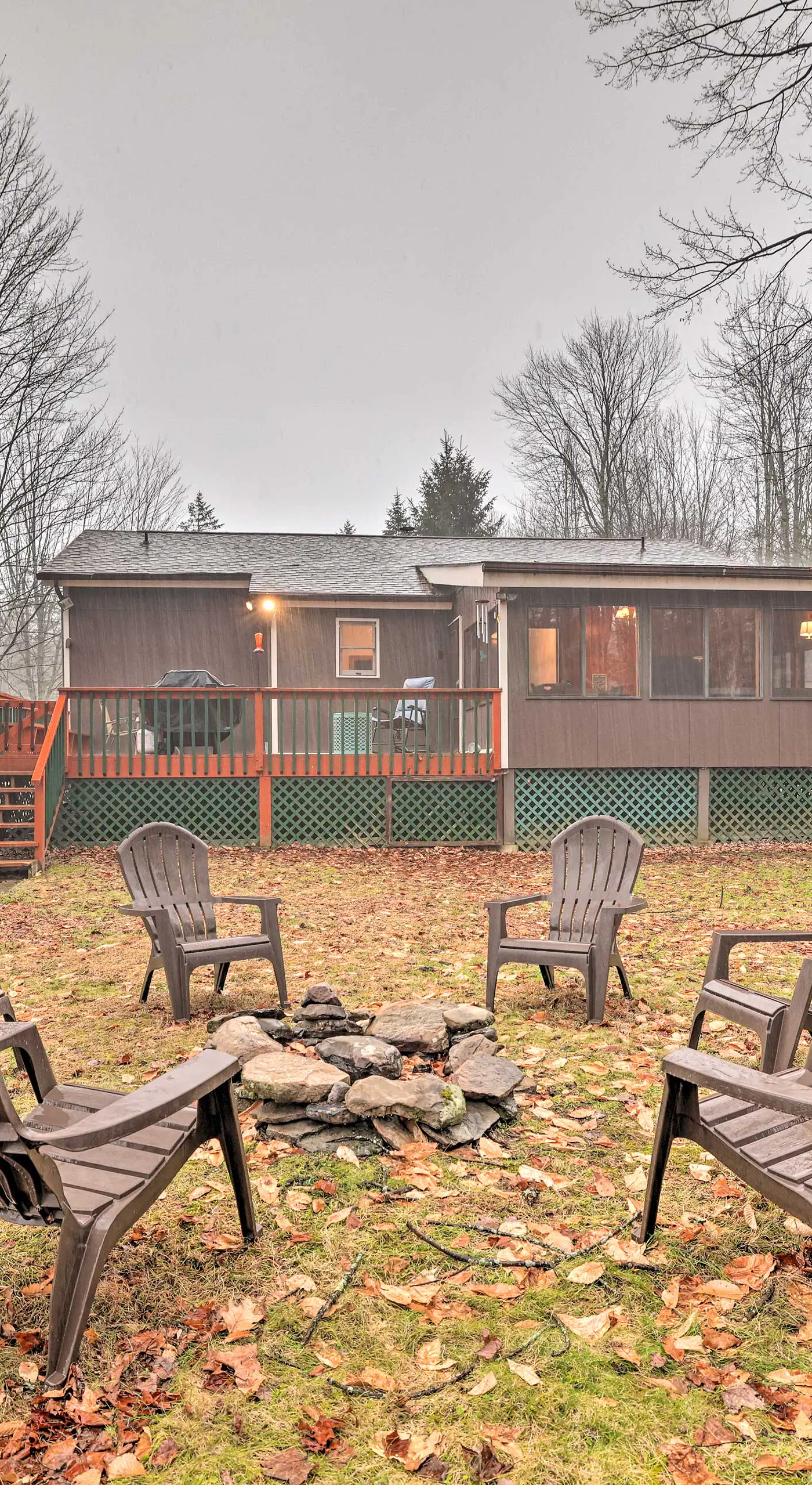 Peaceful Wooded Retreat at Lake Wallenpaupack!