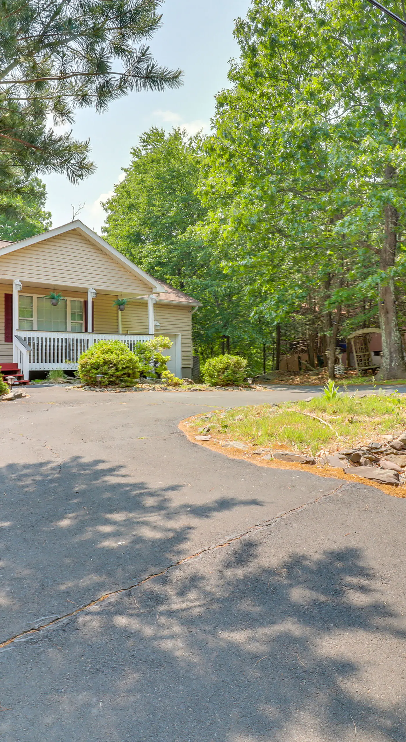 Gas Grill, Lake Access: Scenic Poconos Retreat!