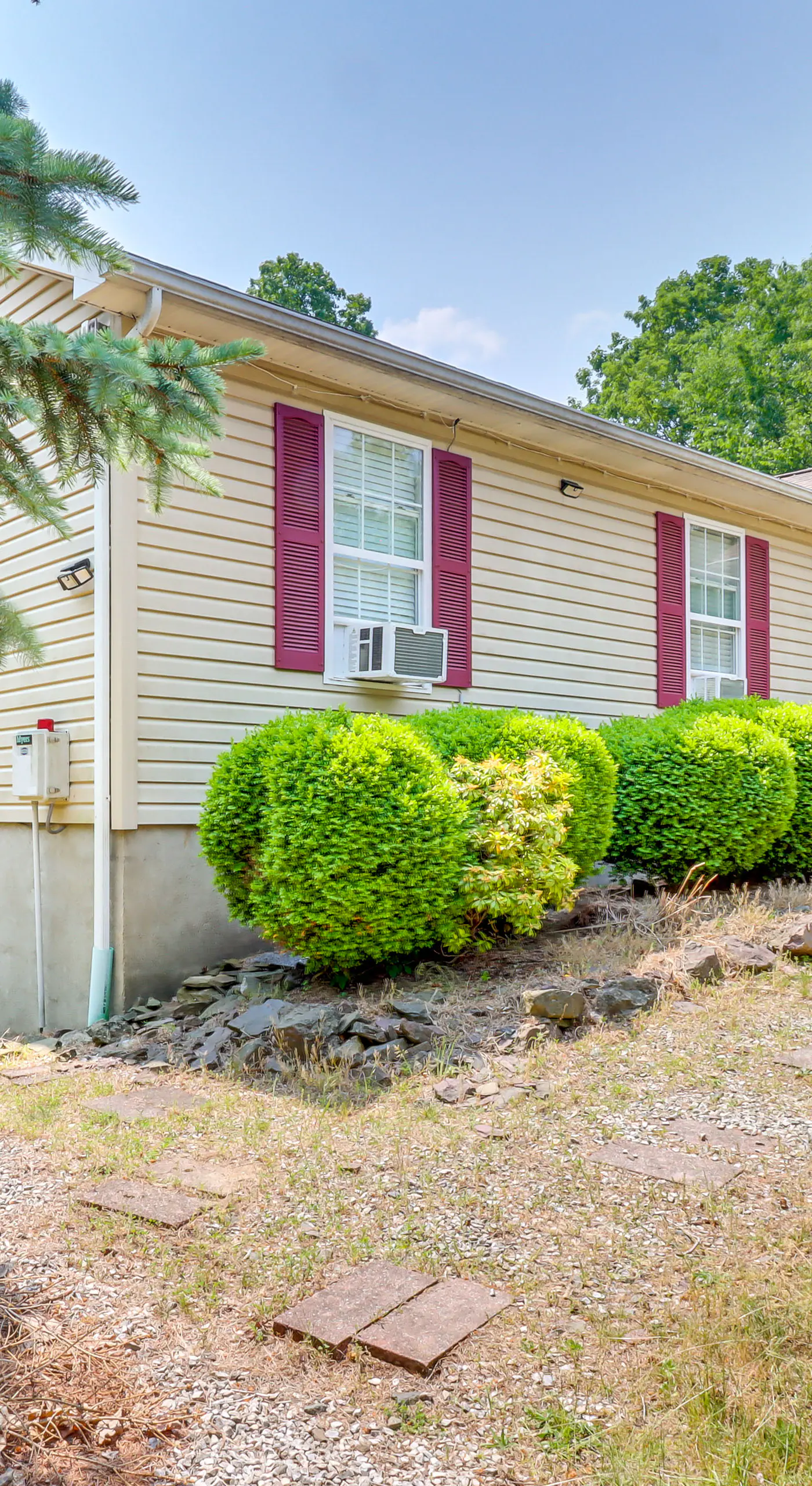 Gas Grill, Lake Access: Scenic Poconos Retreat!