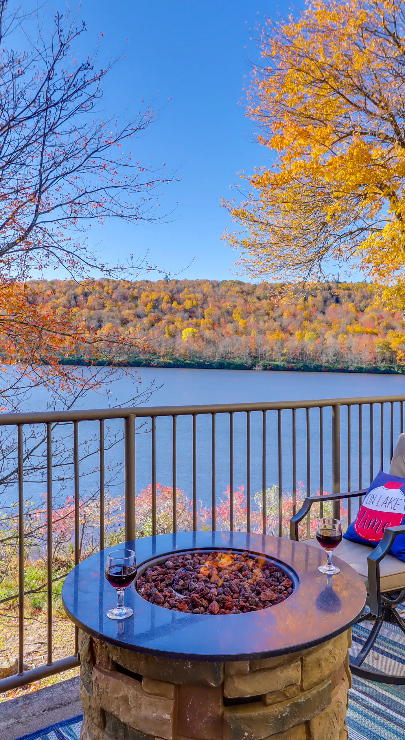 Game Room & BBQ: Waterfront Lake Harmony Condo!