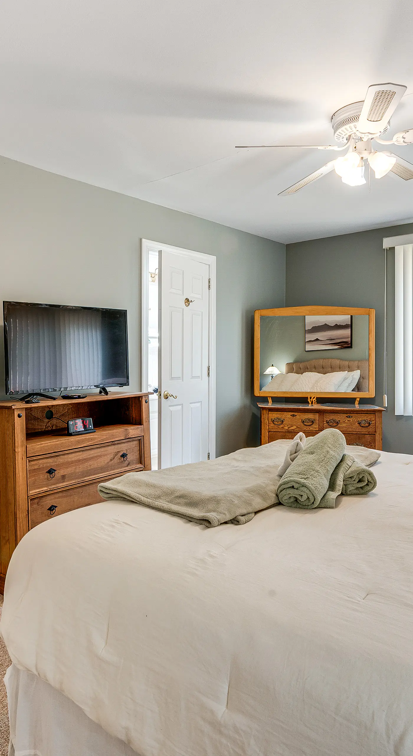Fire Pit, Gas Grill: Pet-Friendly Blakeslee Home!