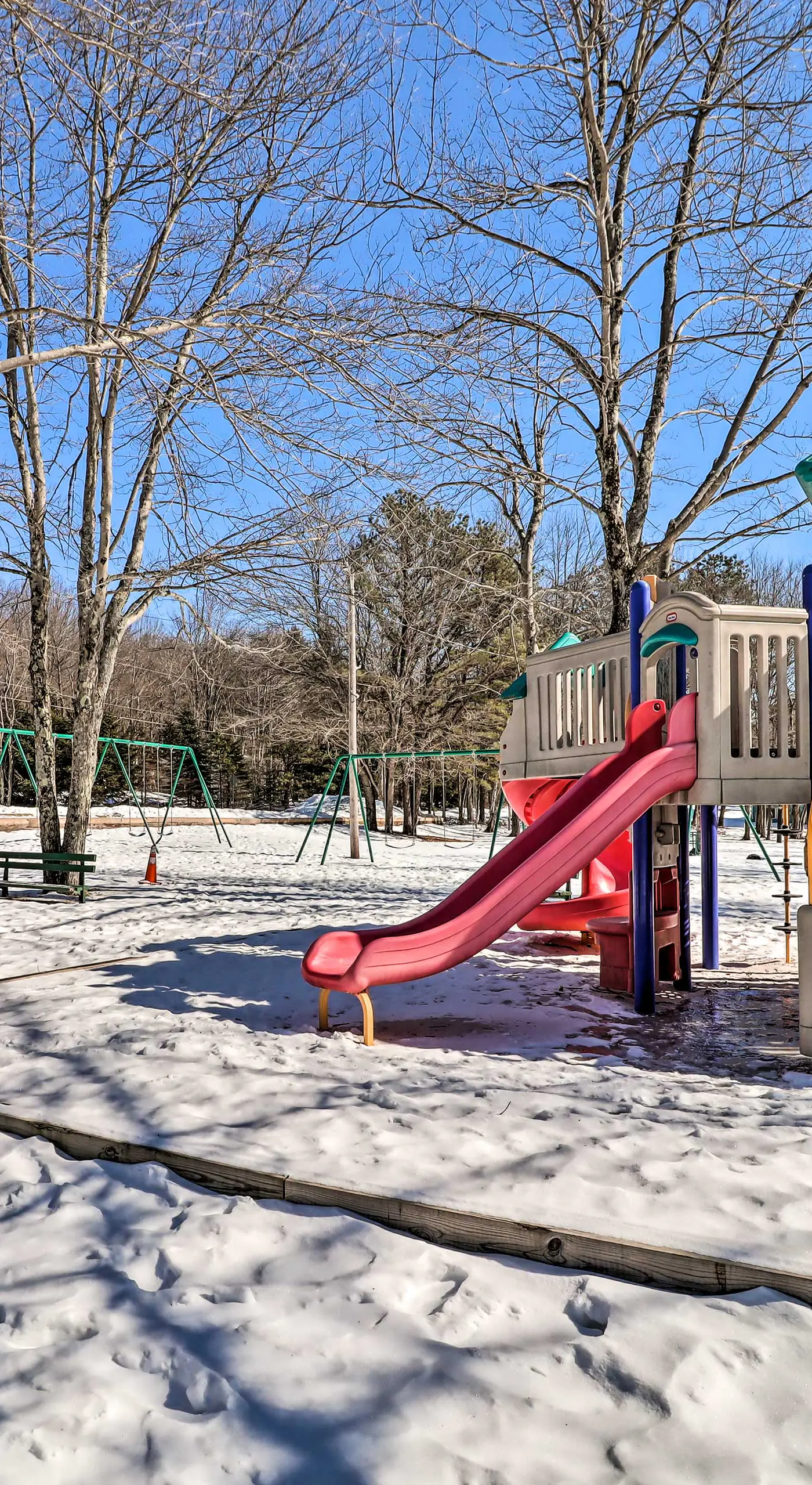 Fire Pit, Gas Grill: Pet-Friendly Blakeslee Home!