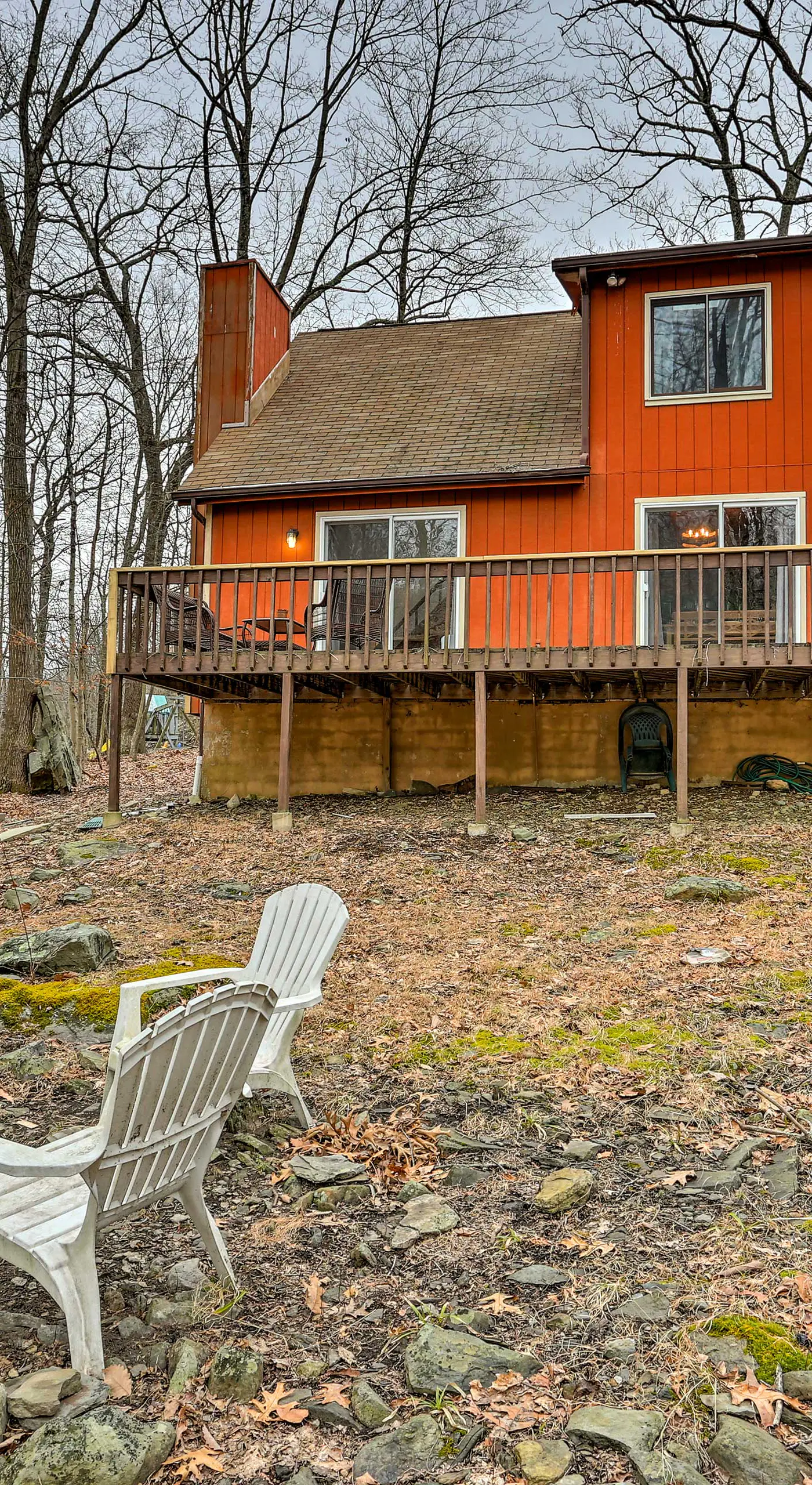 4 Mi to Tubing: Cozy Bushkill Cabin w/ Deck!