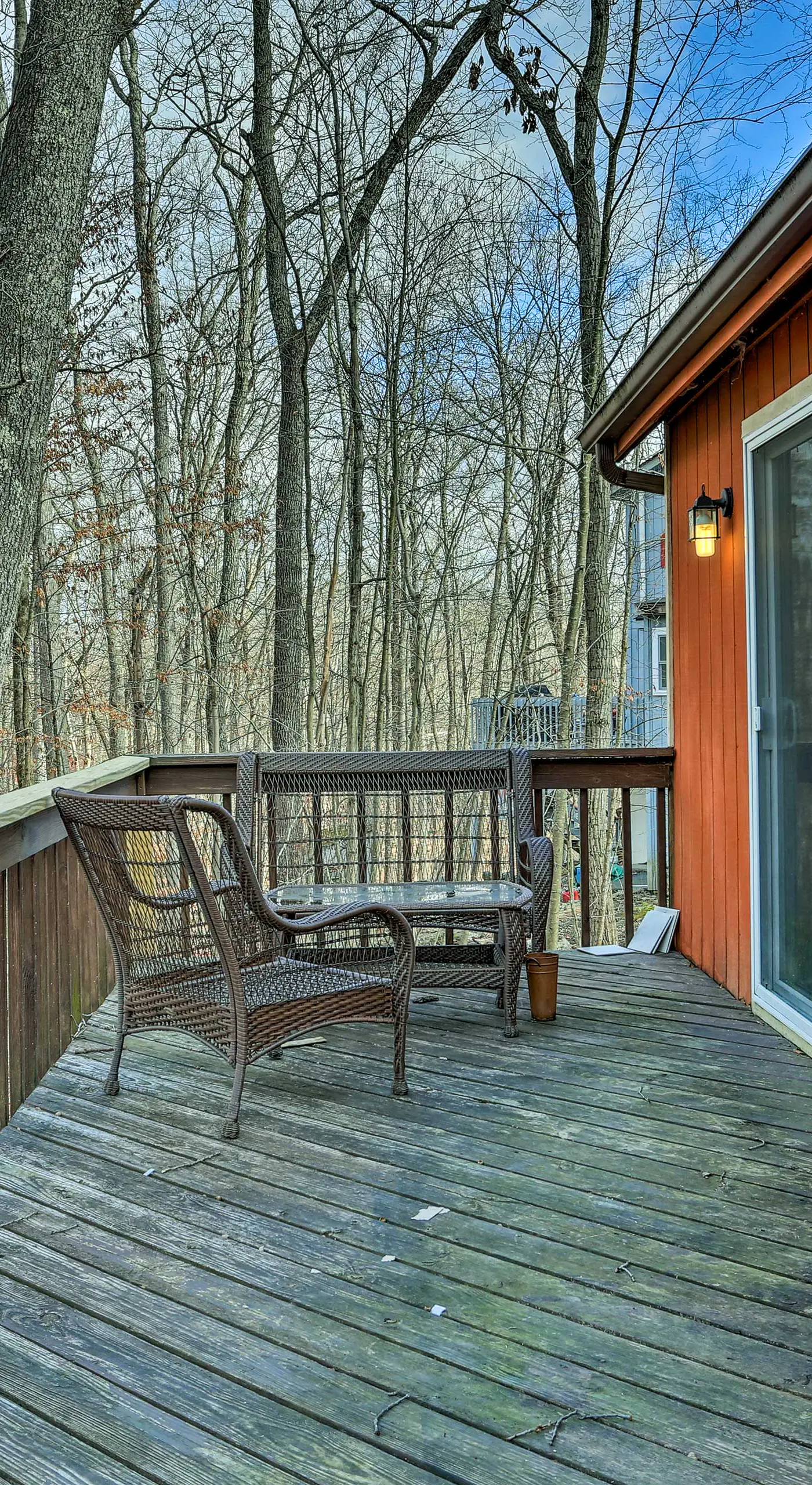 4 Mi to Tubing: Cozy Bushkill Cabin w/ Deck!