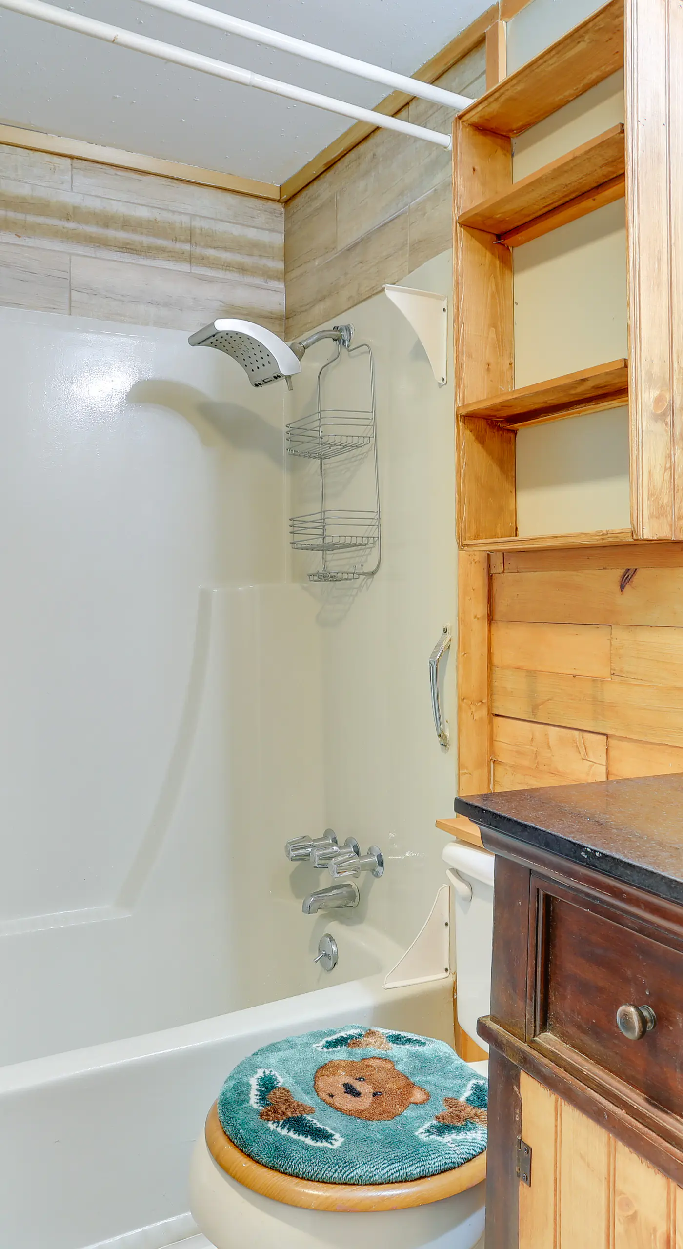 Pools & Ski Access: Lackawaxen Cottage w/ Deck!