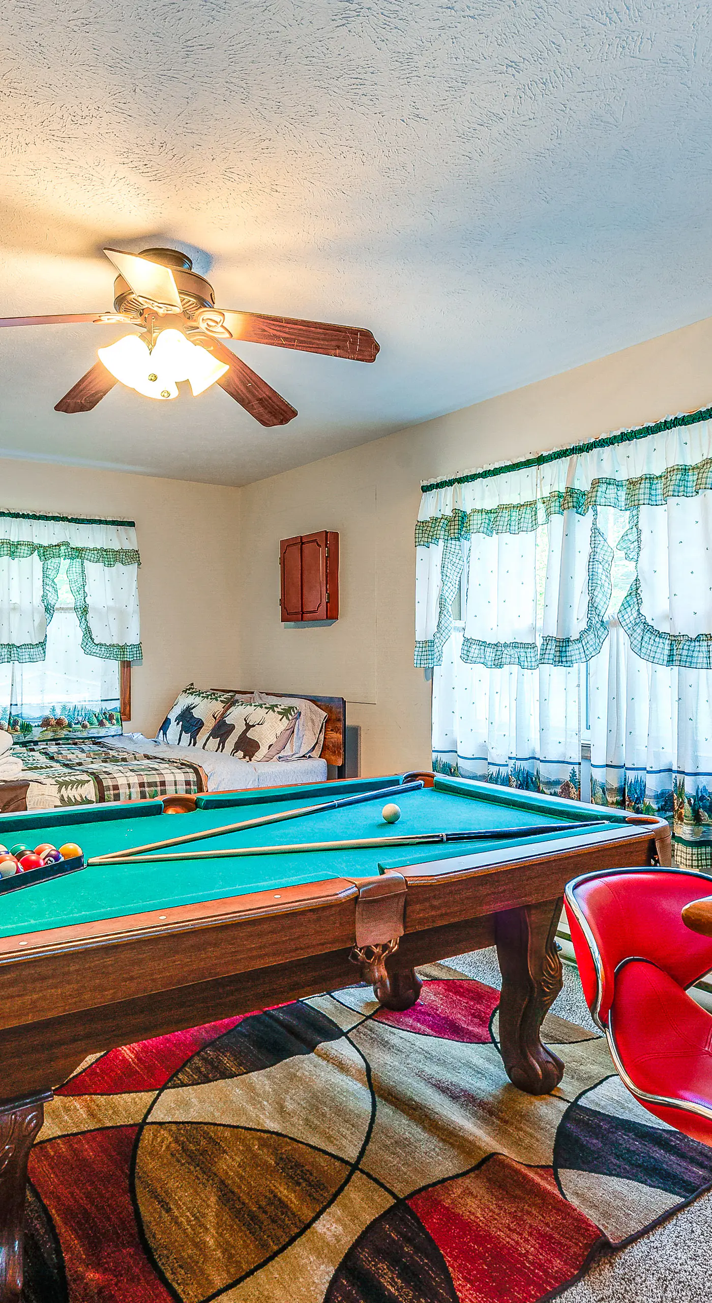 Private Hot Tub + Lake Access: Poconos Escape!