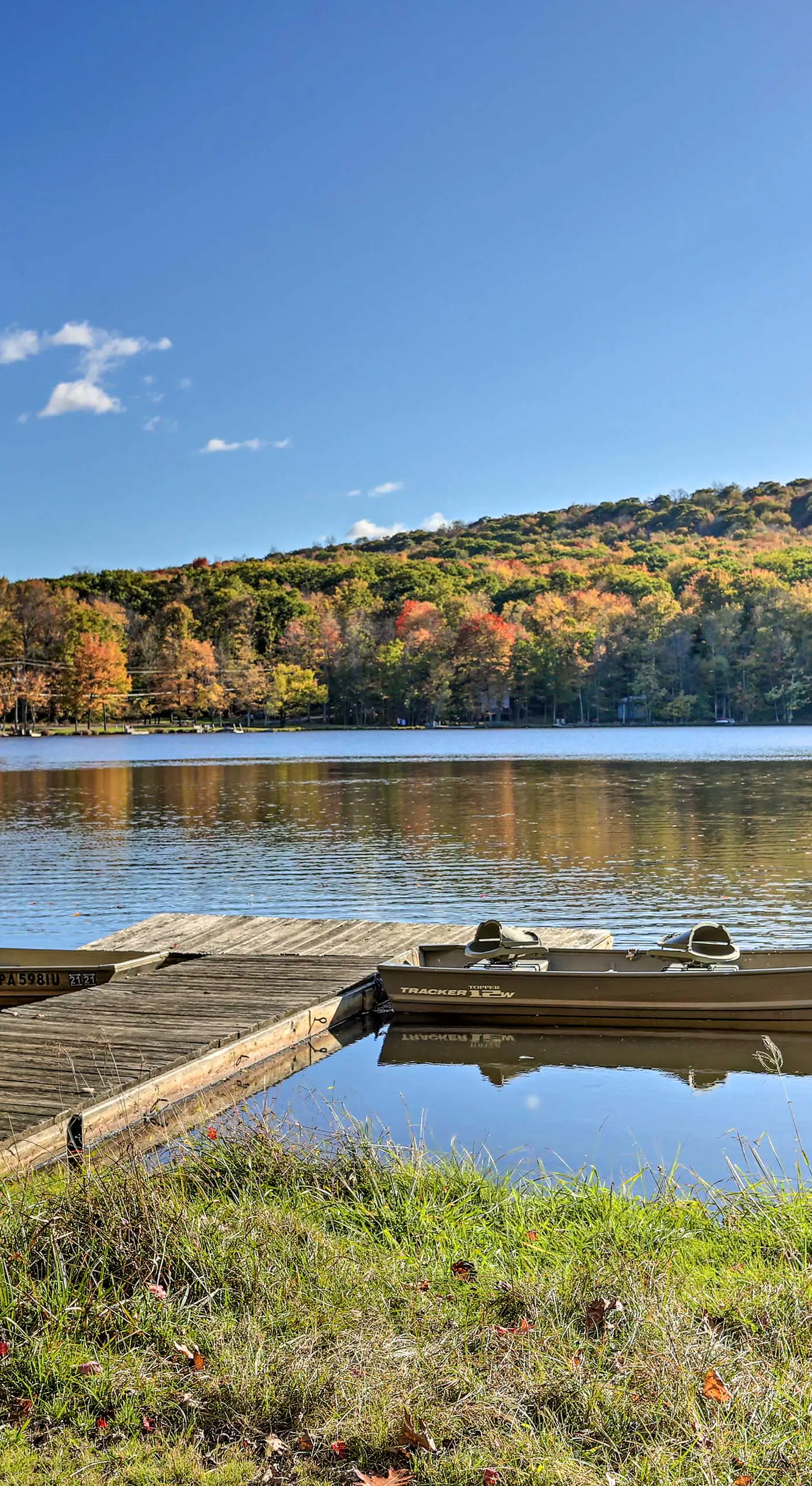 Private Hot Tub + Lake Access: Poconos Escape!