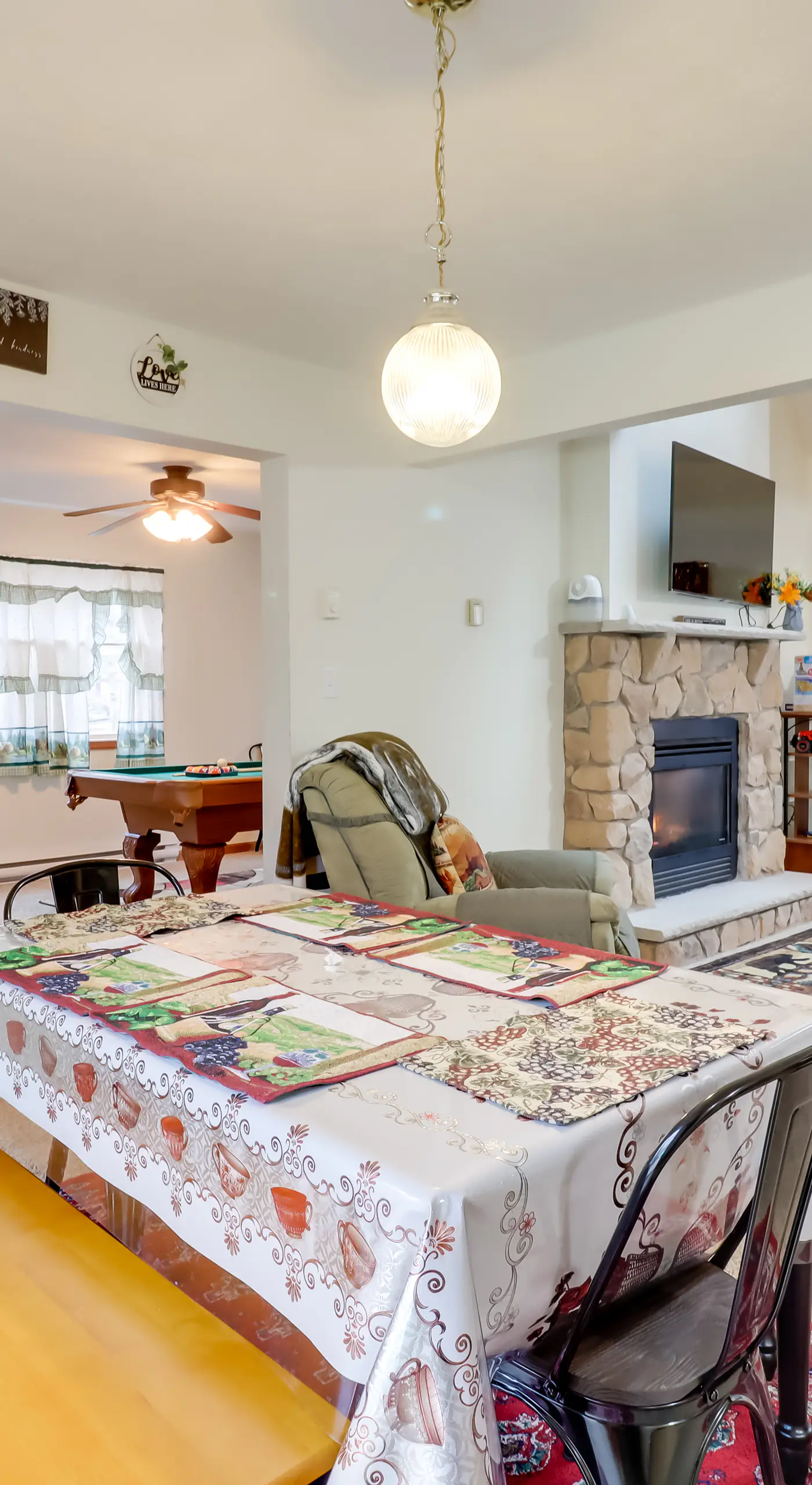 Private Hot Tub + Lake Access: Poconos Escape!