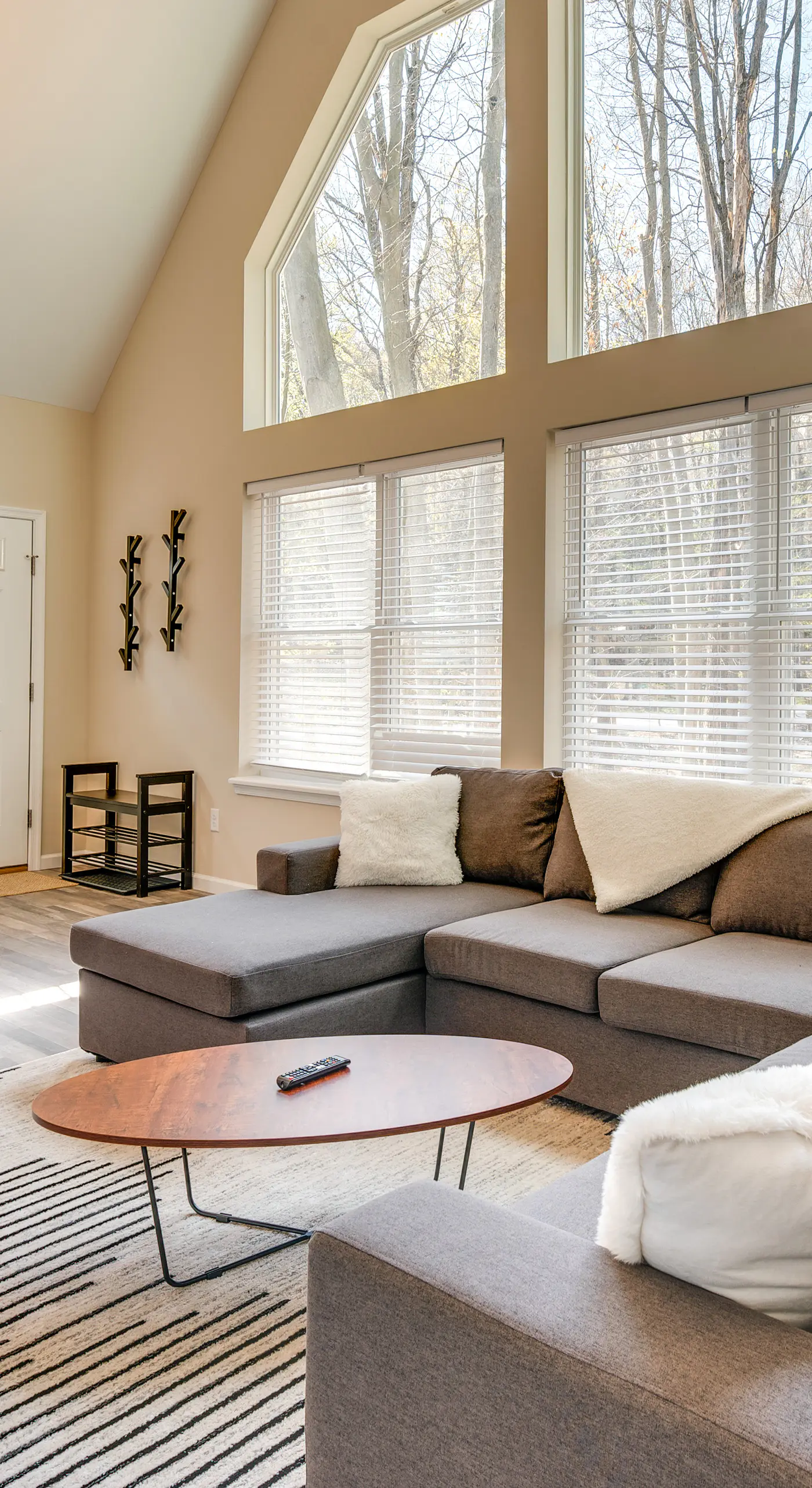 Hike & Ski: Pocono Lake Home w/ Community Perks!
