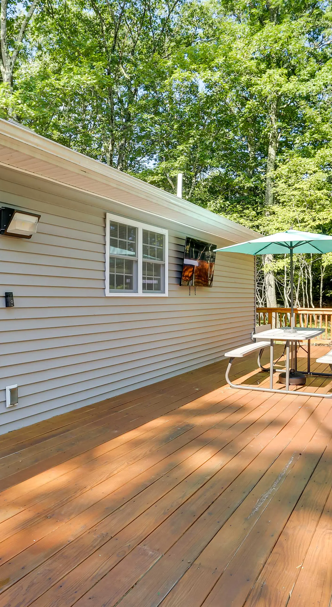 Walk to Lake Wallenpaupack: Poconos Vacation Home