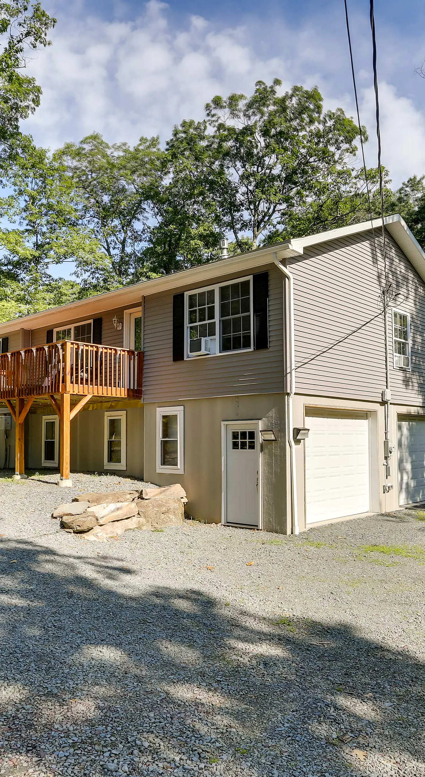 Walk to Lake Wallenpaupack: Poconos Vacation Home