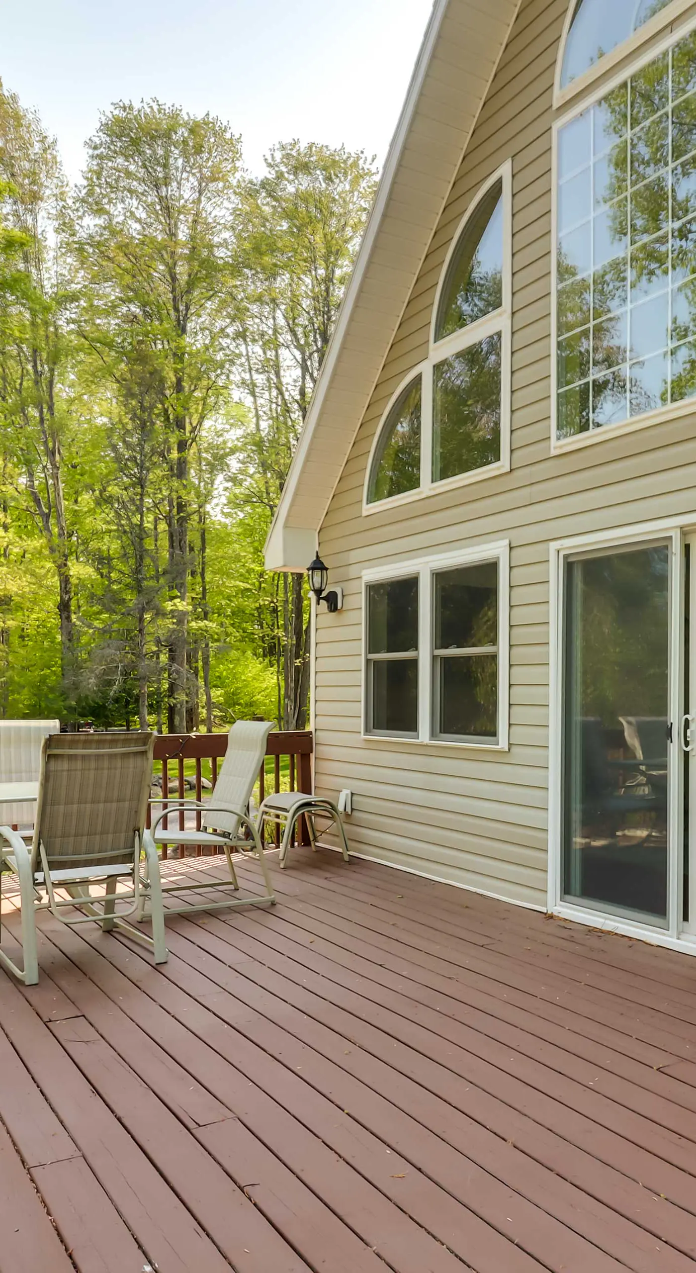 Huge Deck: Stunning Pocono Lake Vacation Rental!
