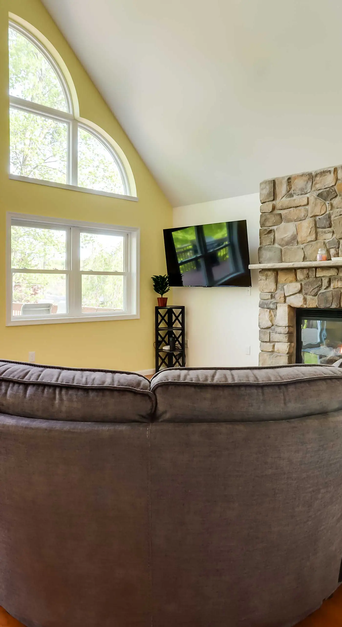 Huge Deck: Stunning Pocono Lake Vacation Rental!