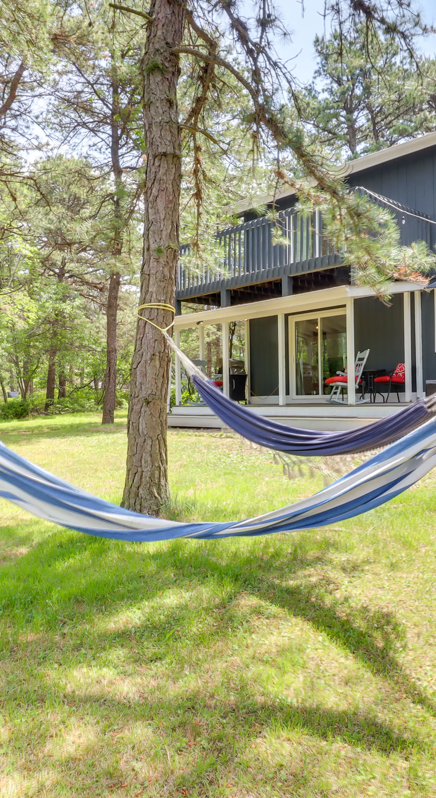 Fire Pit, Kayaks & Hammocks: Long Pond Home!