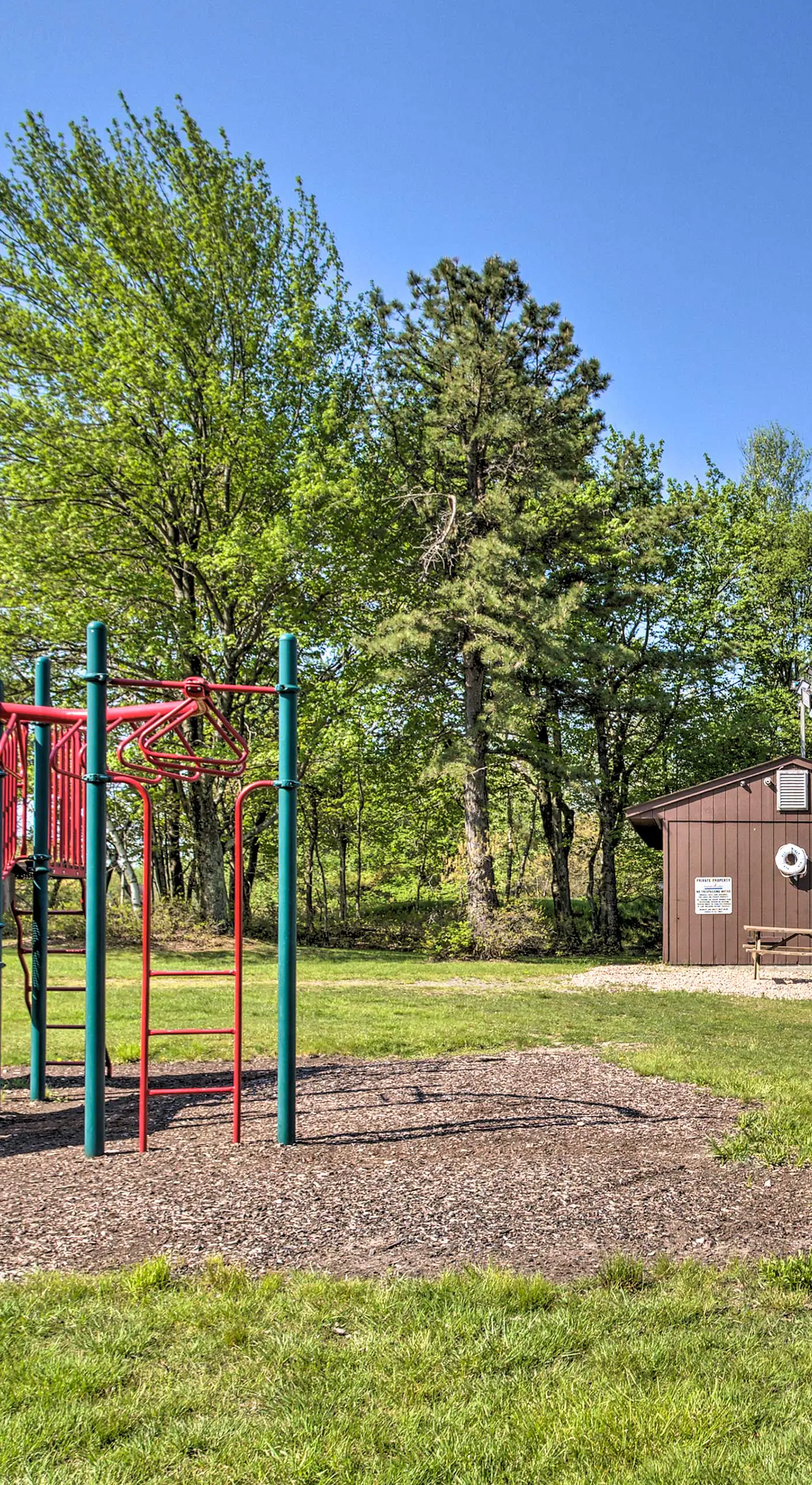 Fire Pit, Kayaks & Hammocks: Long Pond Home!