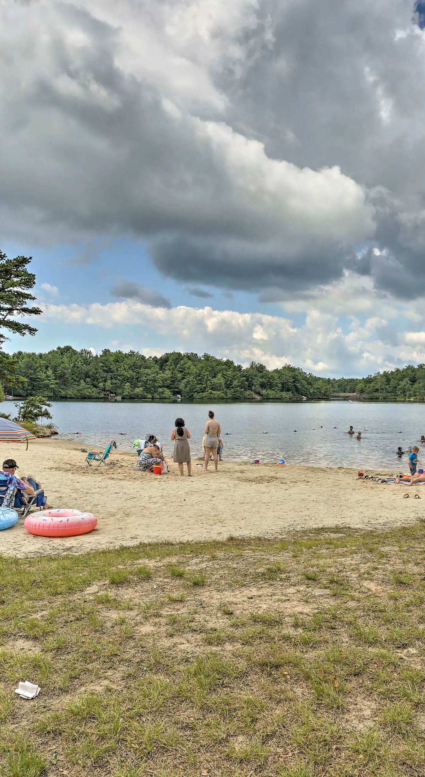 Fire Pit, Kayaks & Hammocks: Long Pond Home!