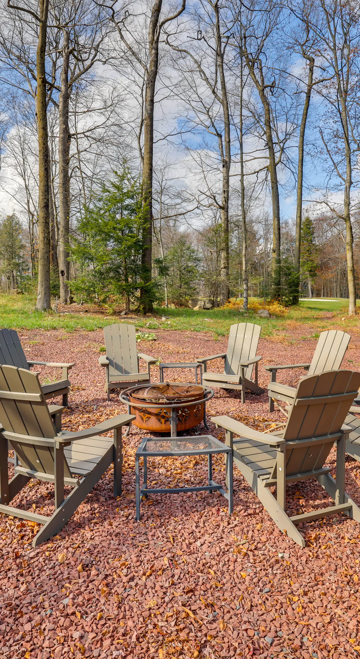 Hot Tub + Lake Access: Spacious Tobyhanna Home