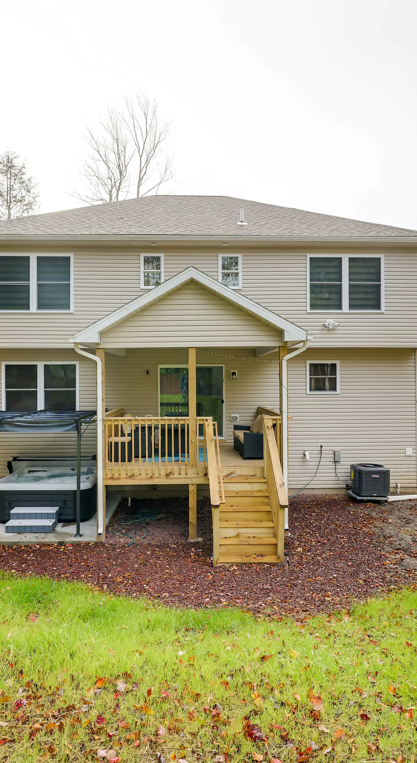 Hot Tub + Lake Access: Spacious Tobyhanna Home